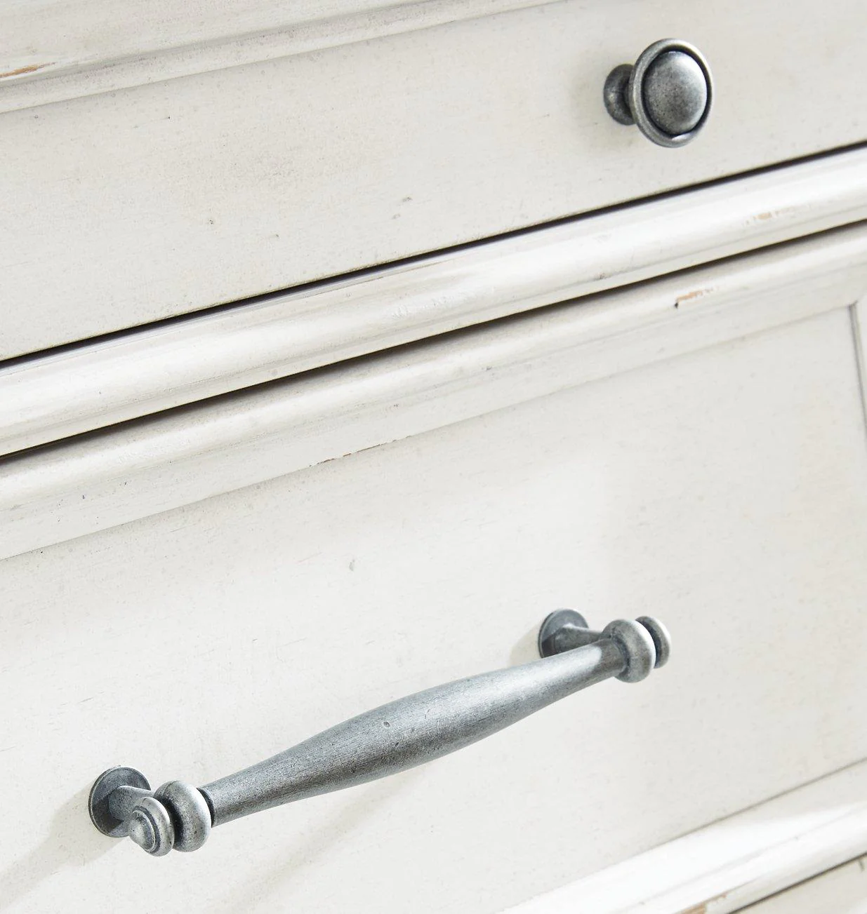 Kanwyn Dresser and Mirror - Image 5