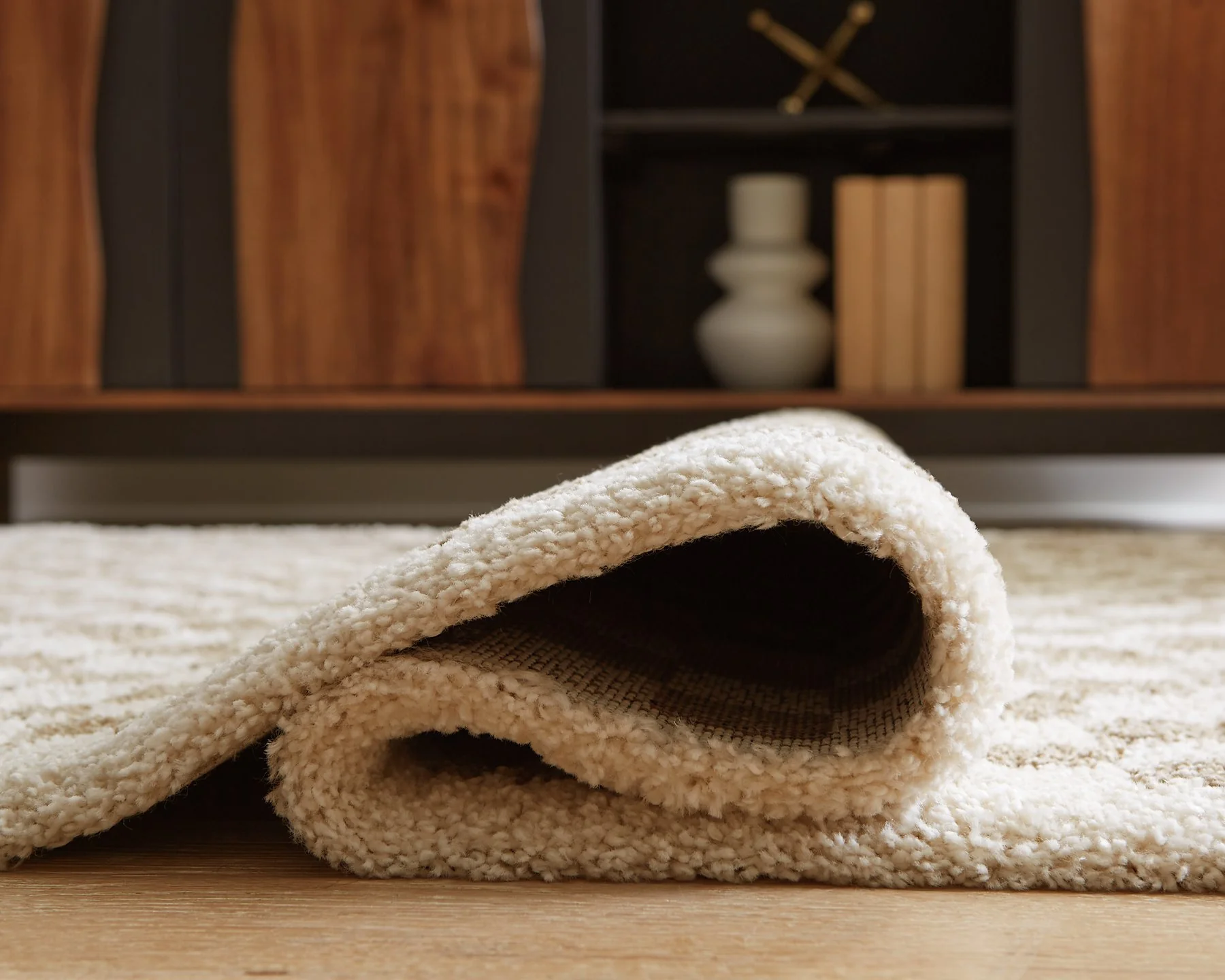 Karamen Large Rug - Image 4