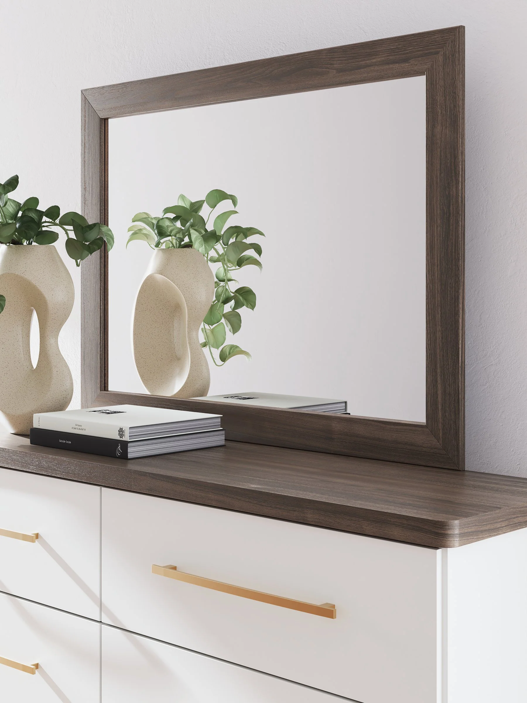 Kendanport Dresser and Mirror - Image 9