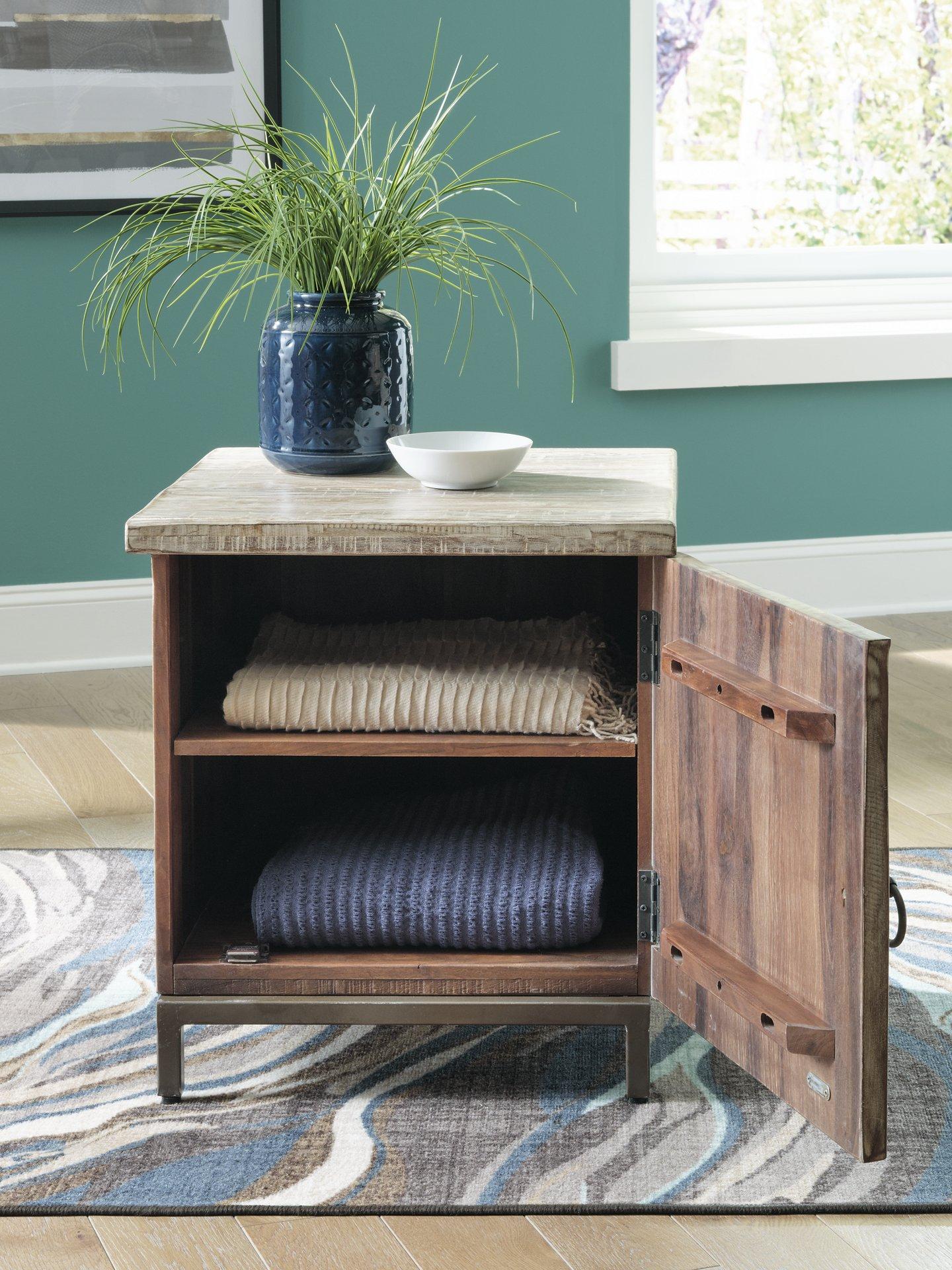 Laddford Accent Cabinet - Image 9