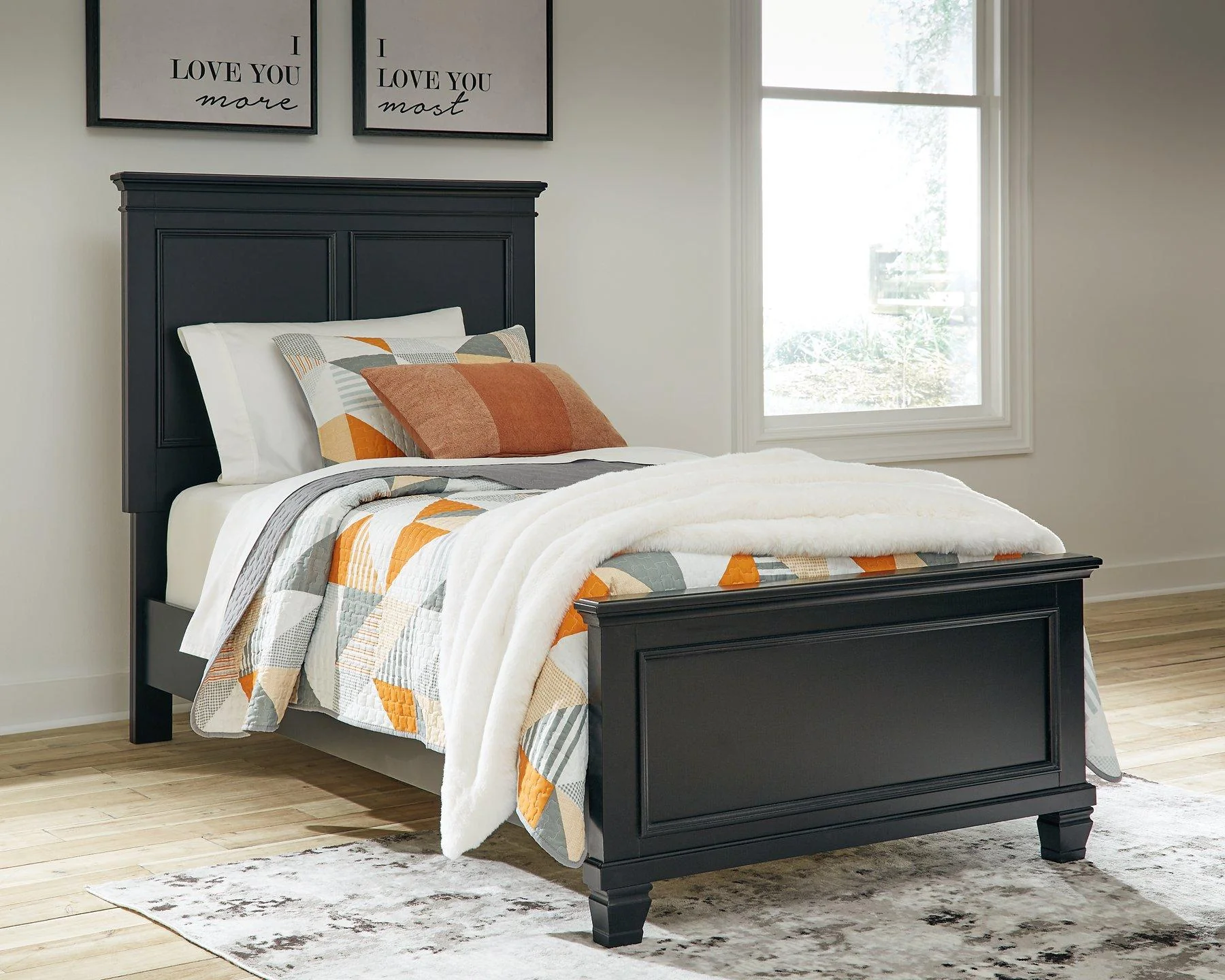 Lanolee Bed - Image 2