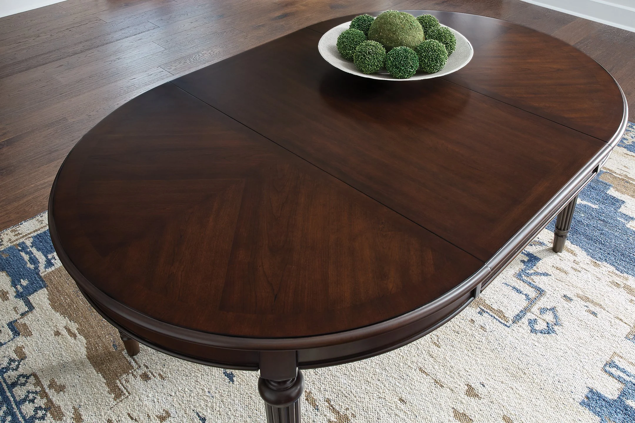 Lavinton Dining Extension Table - Image 9