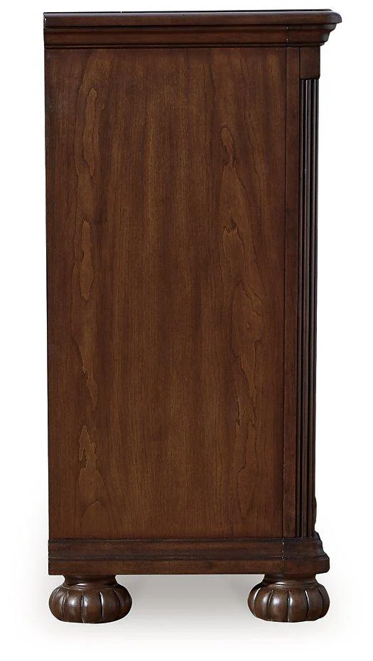 Lavinton Dresser and Mirror - Image 8