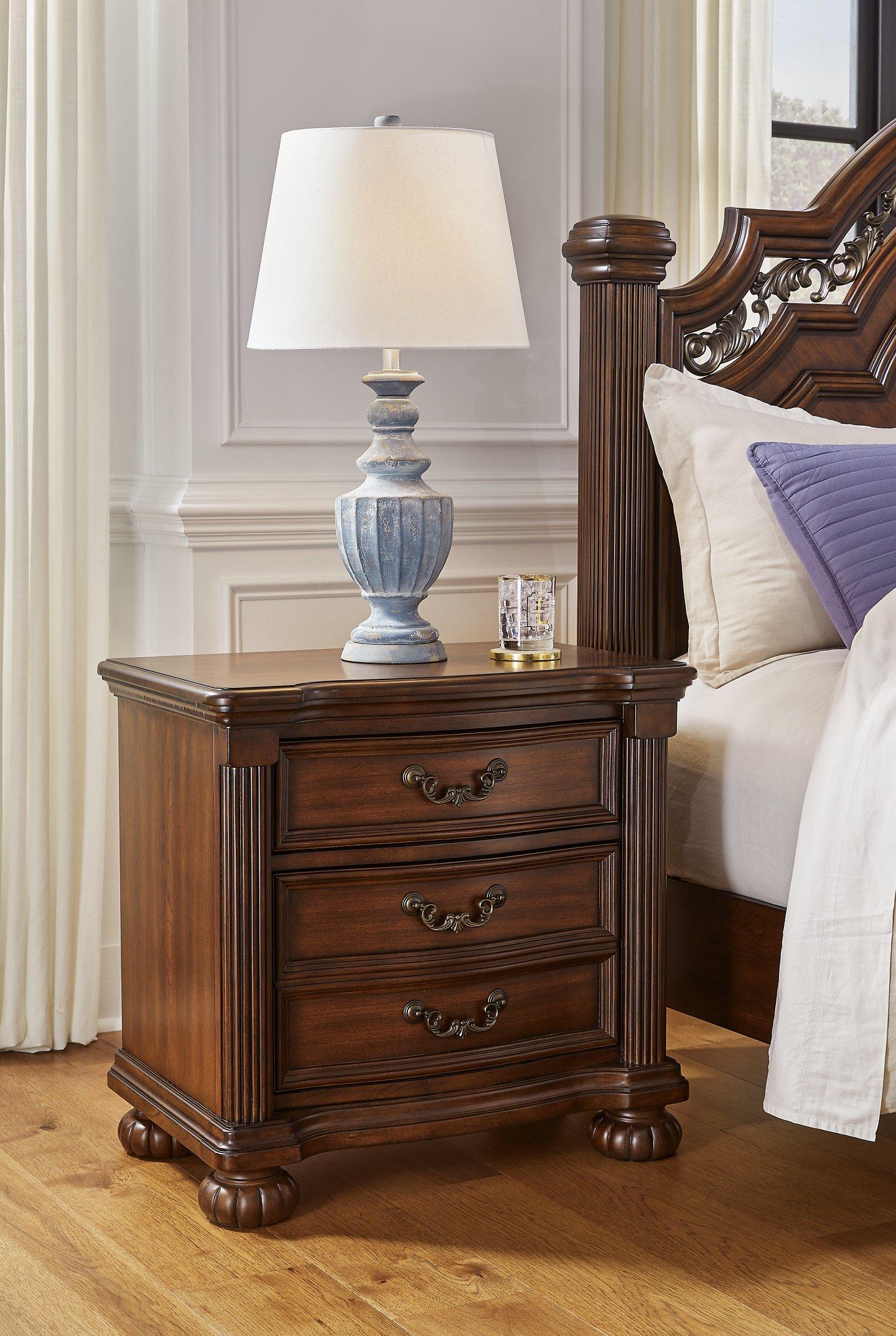 Lavinton Nightstand - Image 2