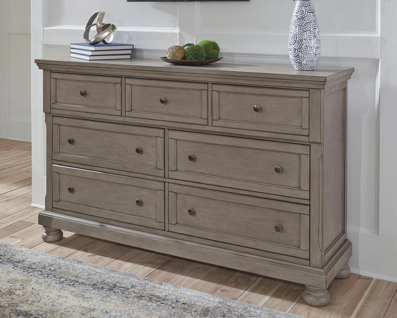 Lettner Dresser and Mirror - Image 6