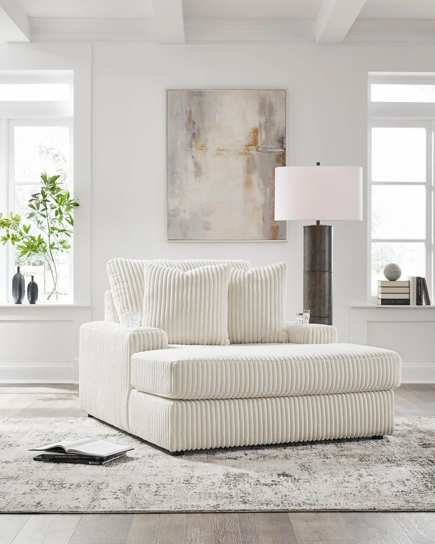 Lindyn Chaise - Image 2