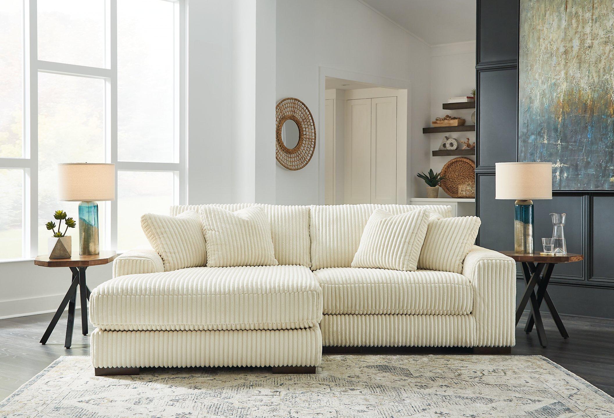 Lindyn Sectional with Chaise - Image 36