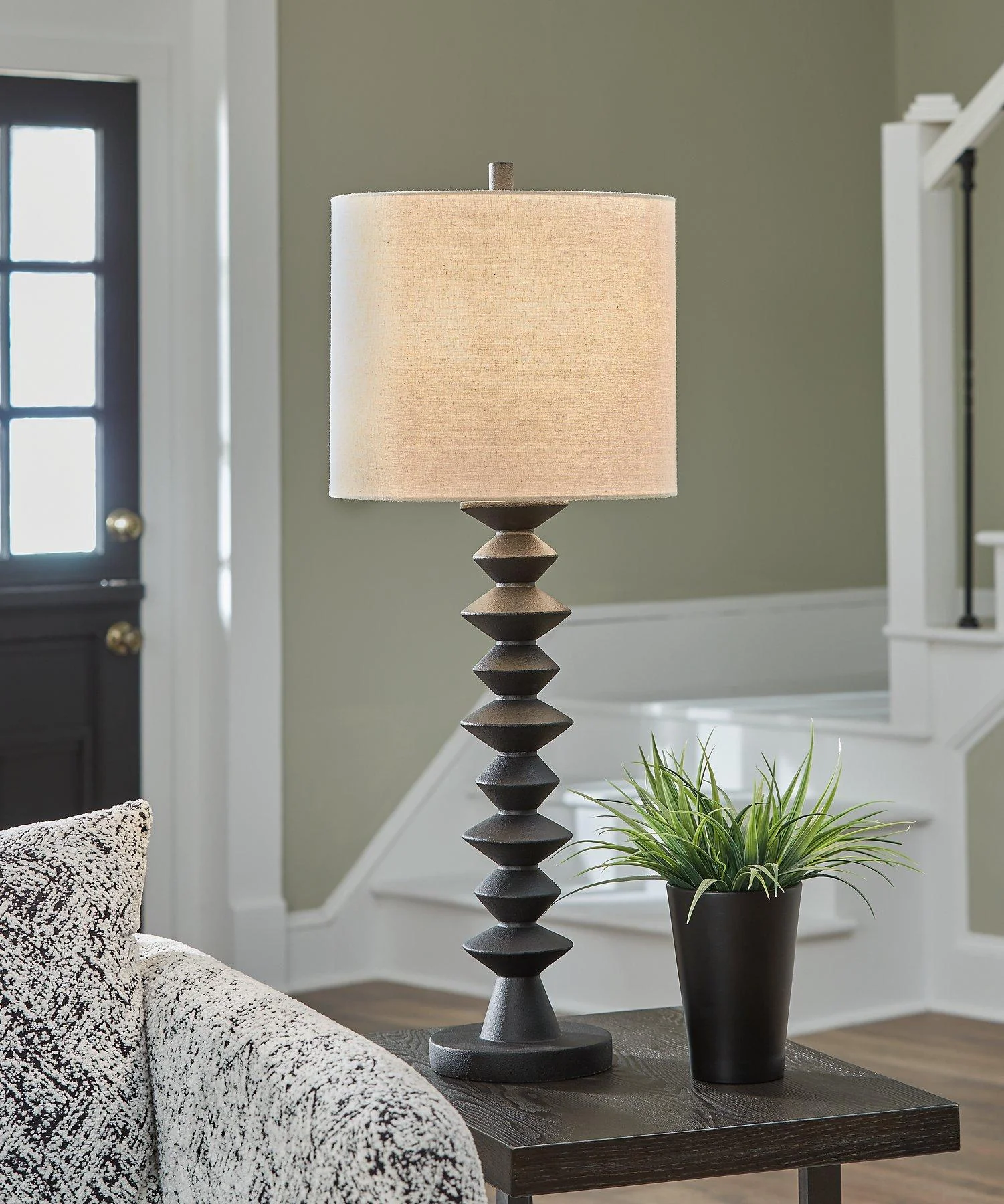 Luanndon Buffet Lamp - Image 2