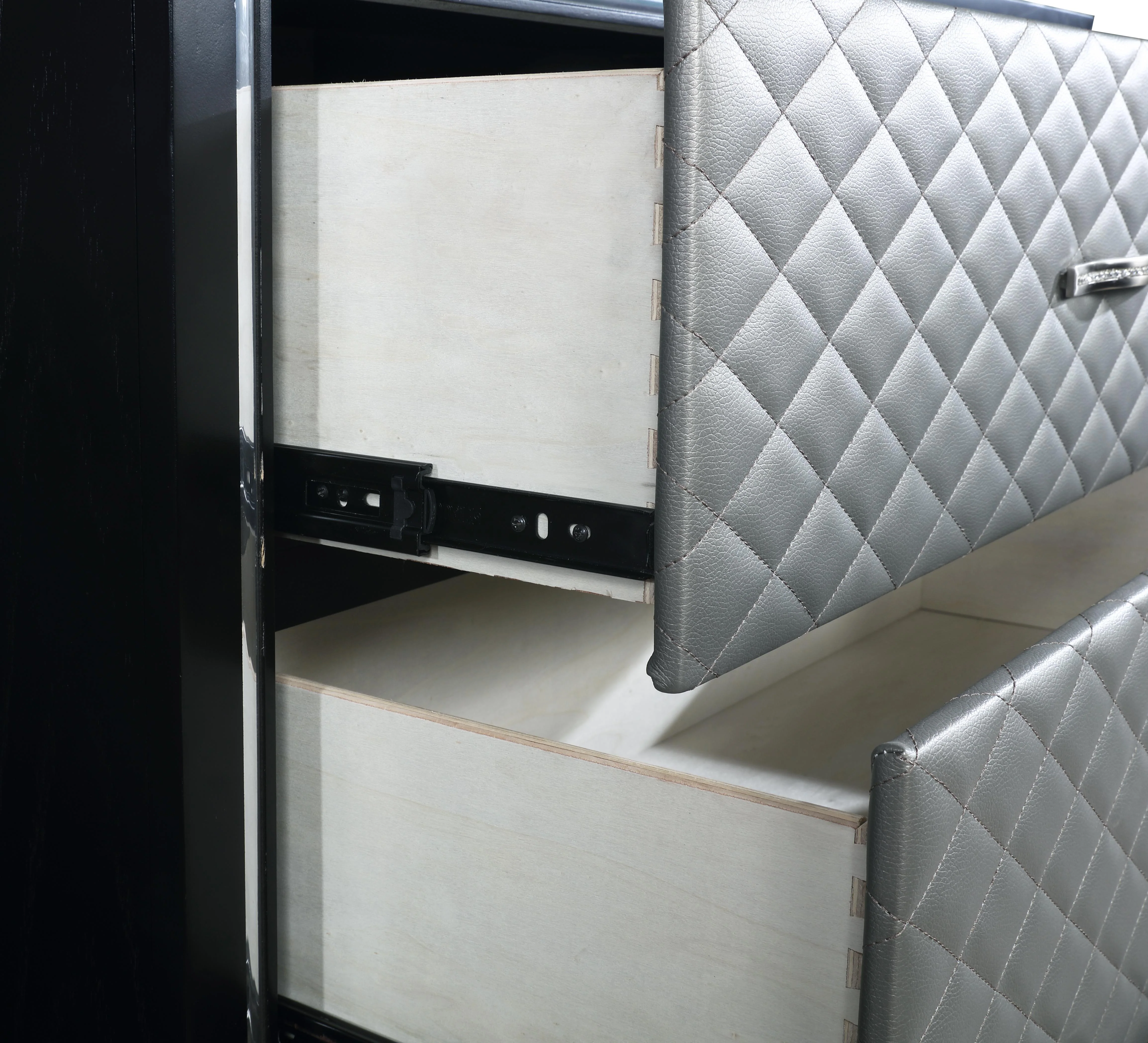 LUXOR CHEST-BLACK/SILVER - Image 5