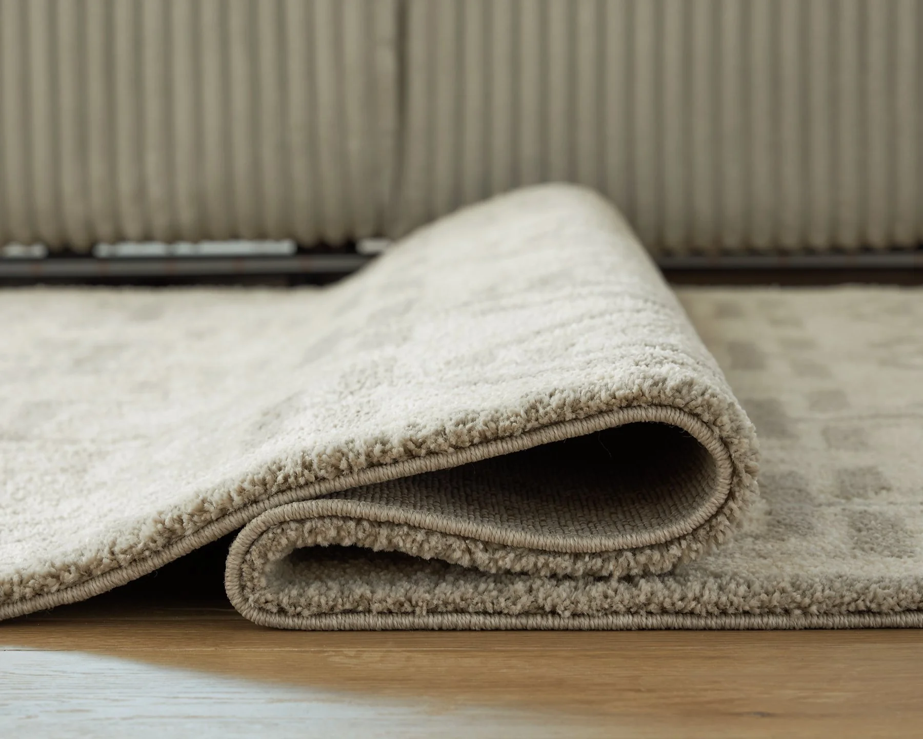 Maconville Medium Rug - Image 4