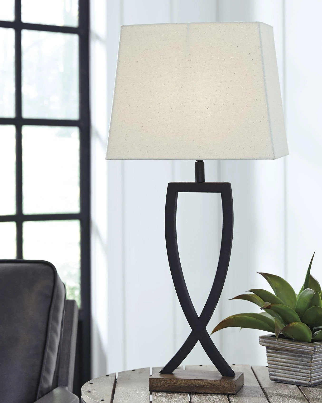 Makara Table Lamp (Set of 2) - Image 2