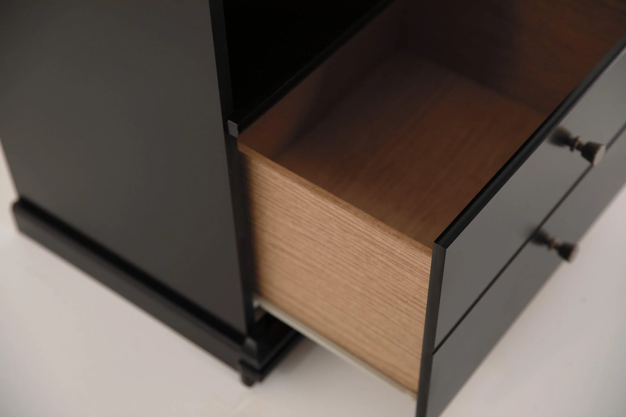 Maribel Nightstand - Image 7