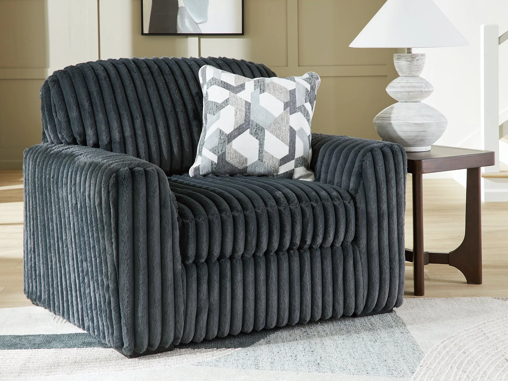 Midnight-Madness Oversized Chair - Image 12