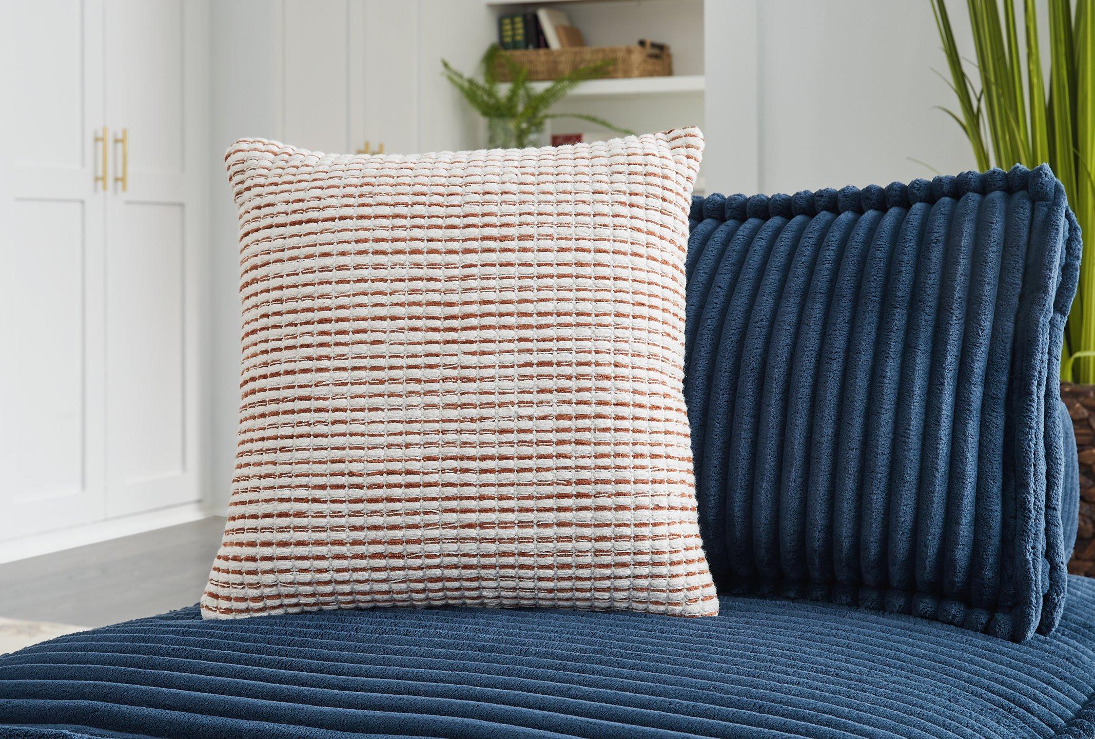 Nashlin Pillow - Image 2