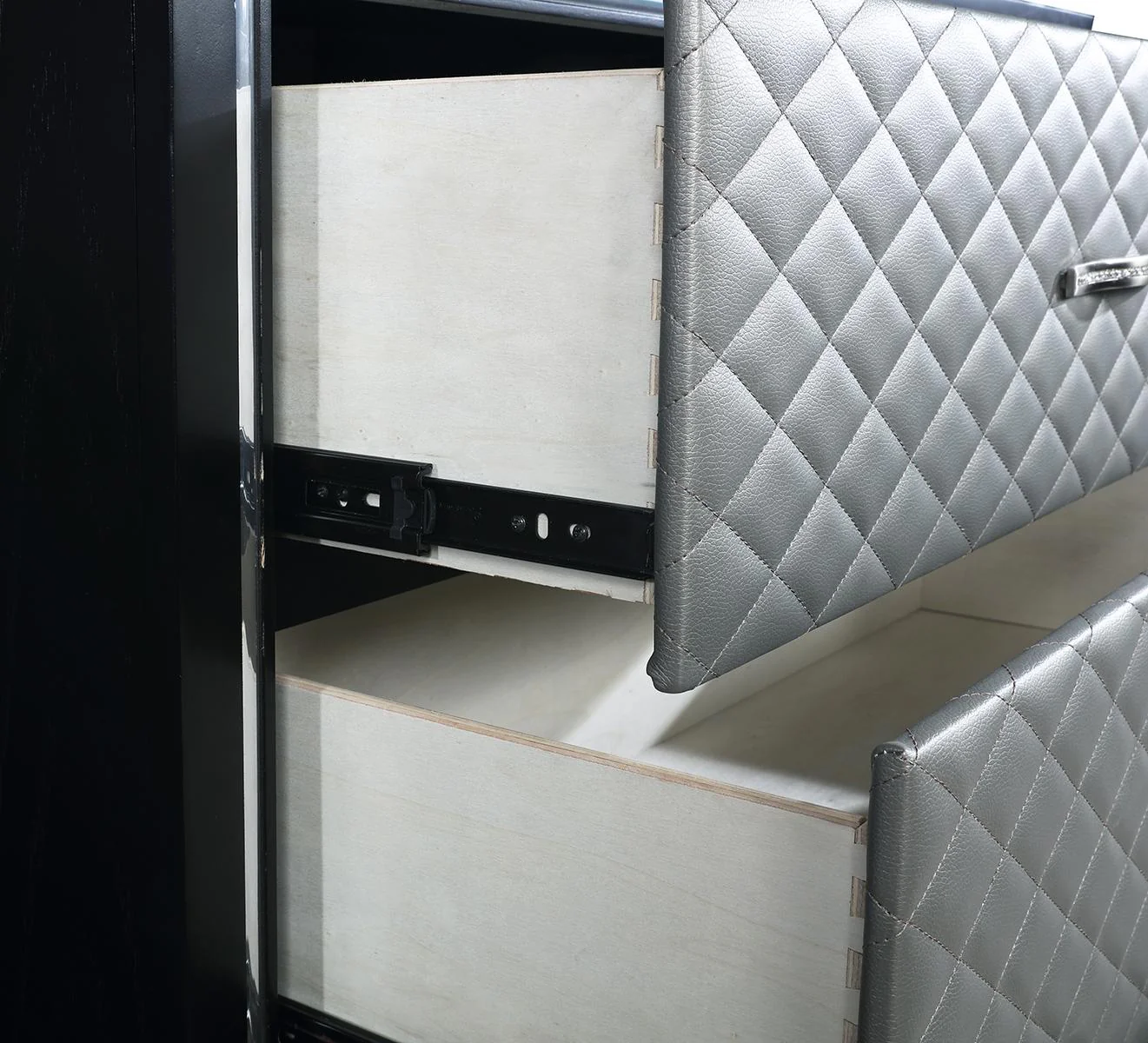 New Classic Furniture Luxor 5 Drawer Chest in Black/Silver - Image 5