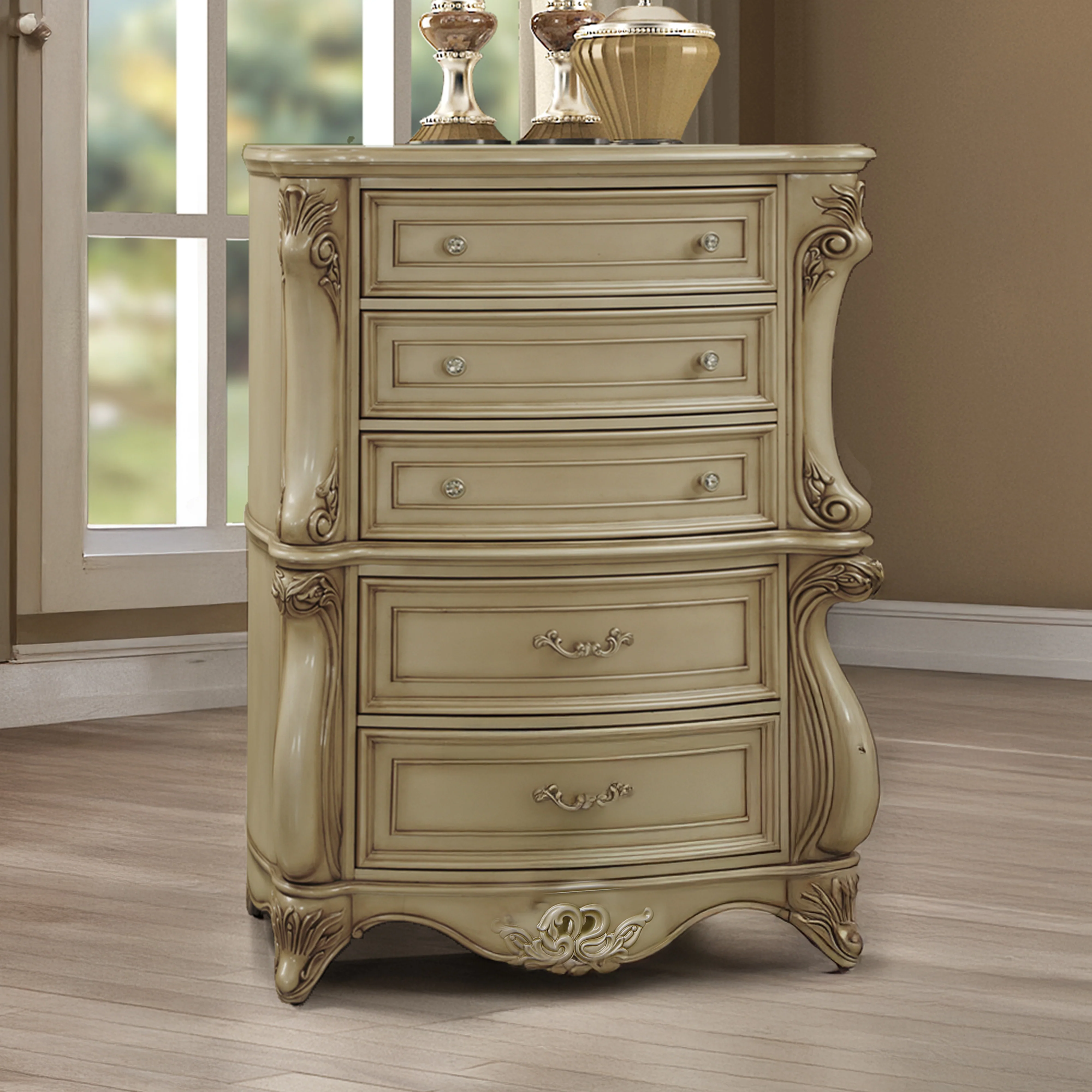 Monique Chest-Champagne - Image 8