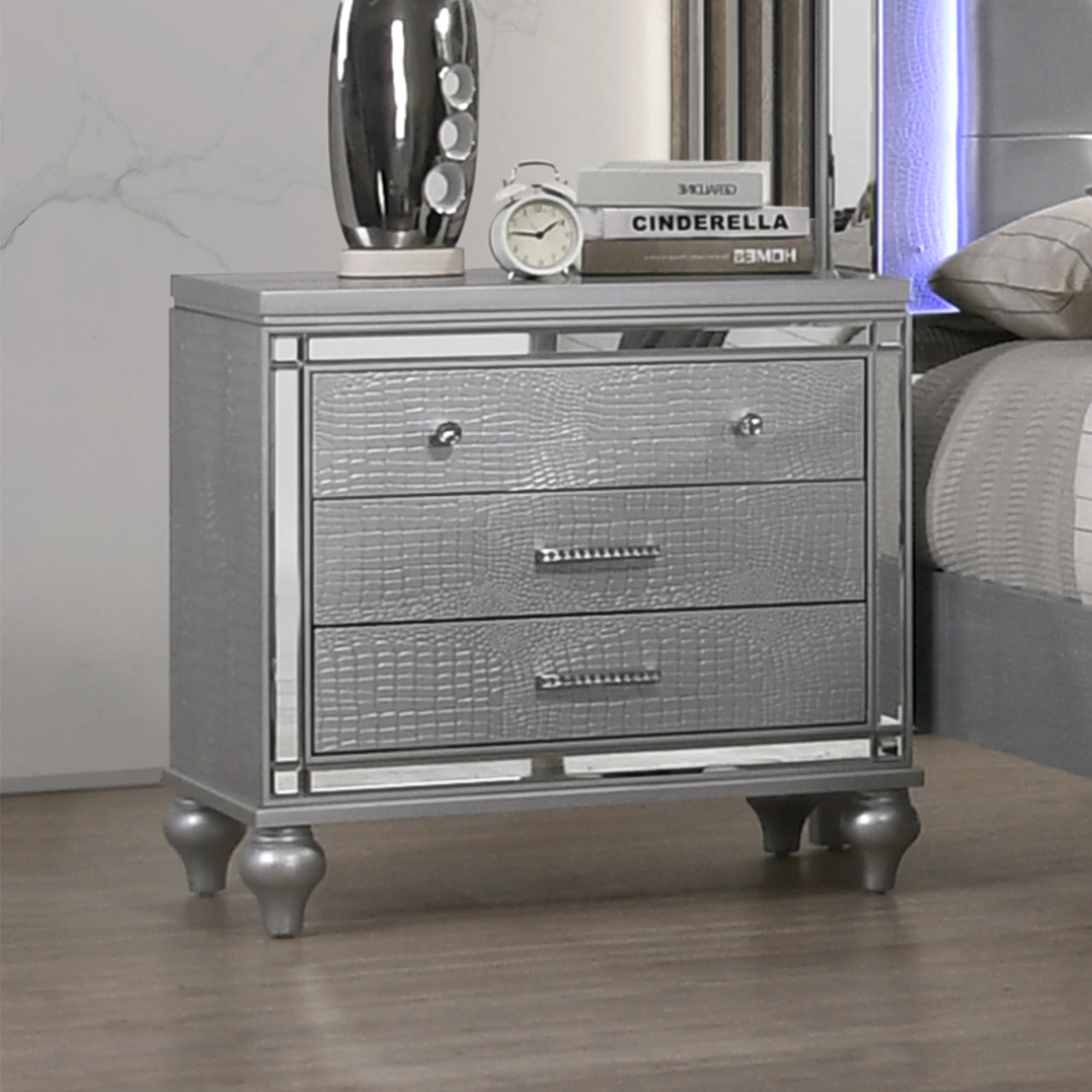 Valentino Nightstand-Silver - Image 6