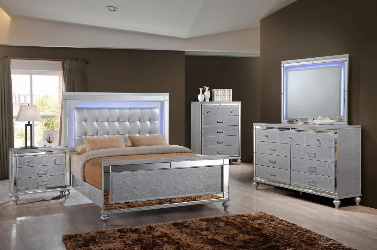 New Classic Furniture Valentino Youth Full Bed in Silver - Image 2