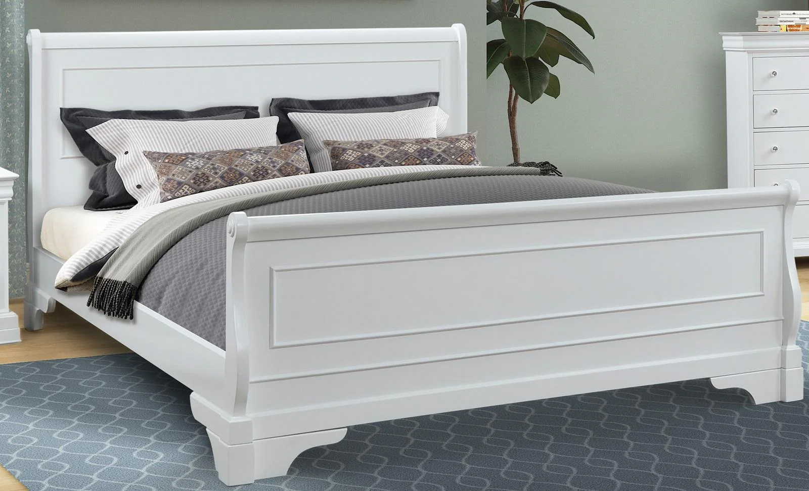 New Classic Furniture Versaille Twin Sleigh Bed in White
