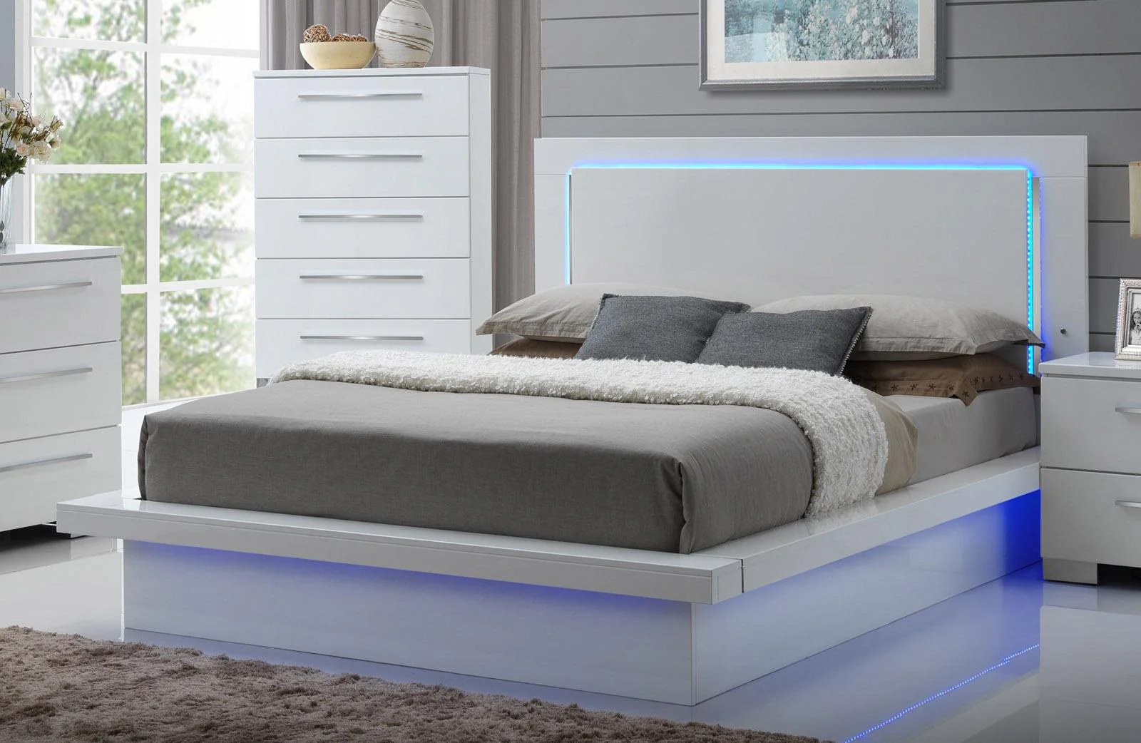 New Classic Sapphire Queen Platform Bed in White - Image 2