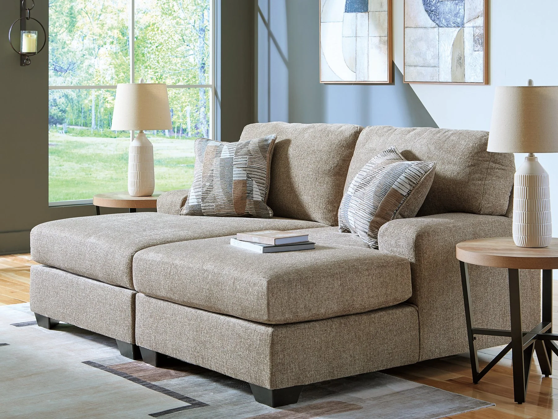 Newellen Super Chaise - Image 2