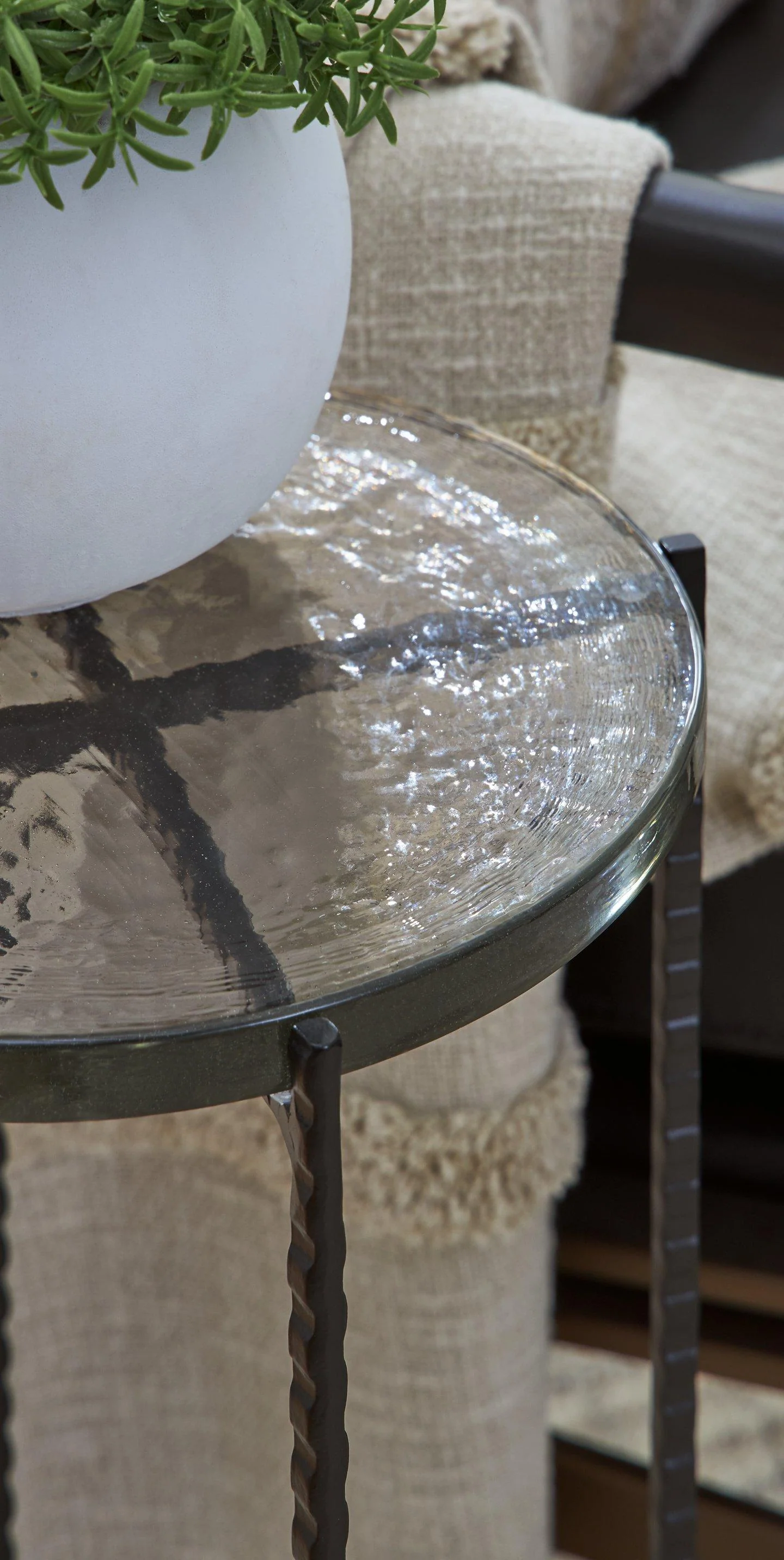 Newgoren Accent Table - Image 4