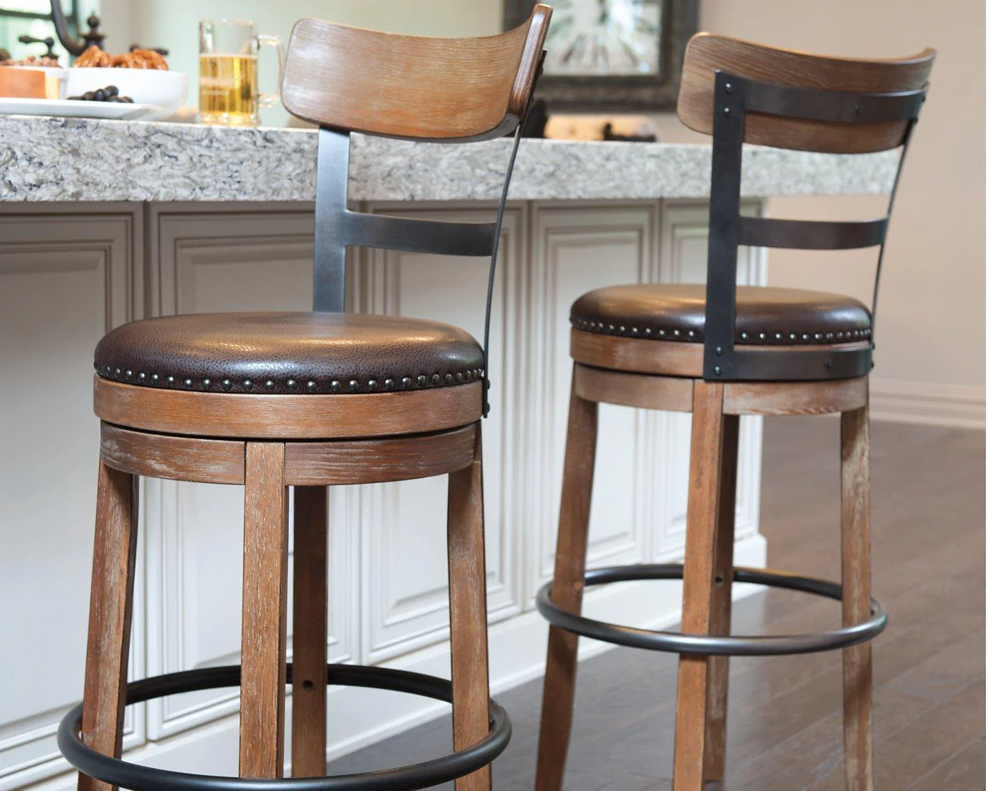 Pinnadel Bar Height Bar Stool - Image 2