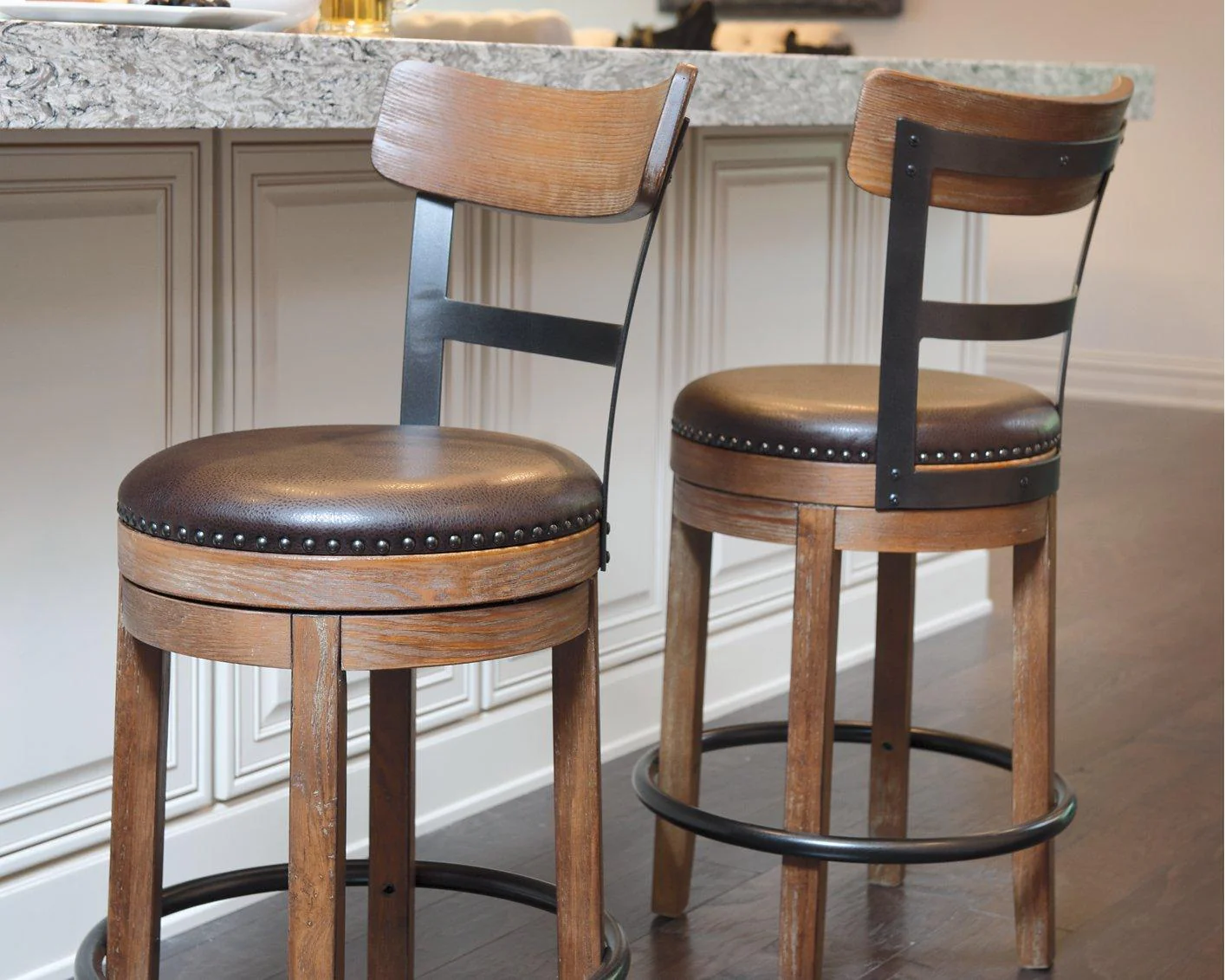 Pinnadel Counter Height Bar Stool - Image 2