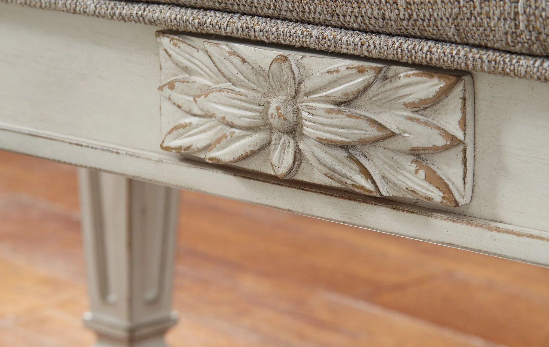 Realyn Accent Bench - Image 9