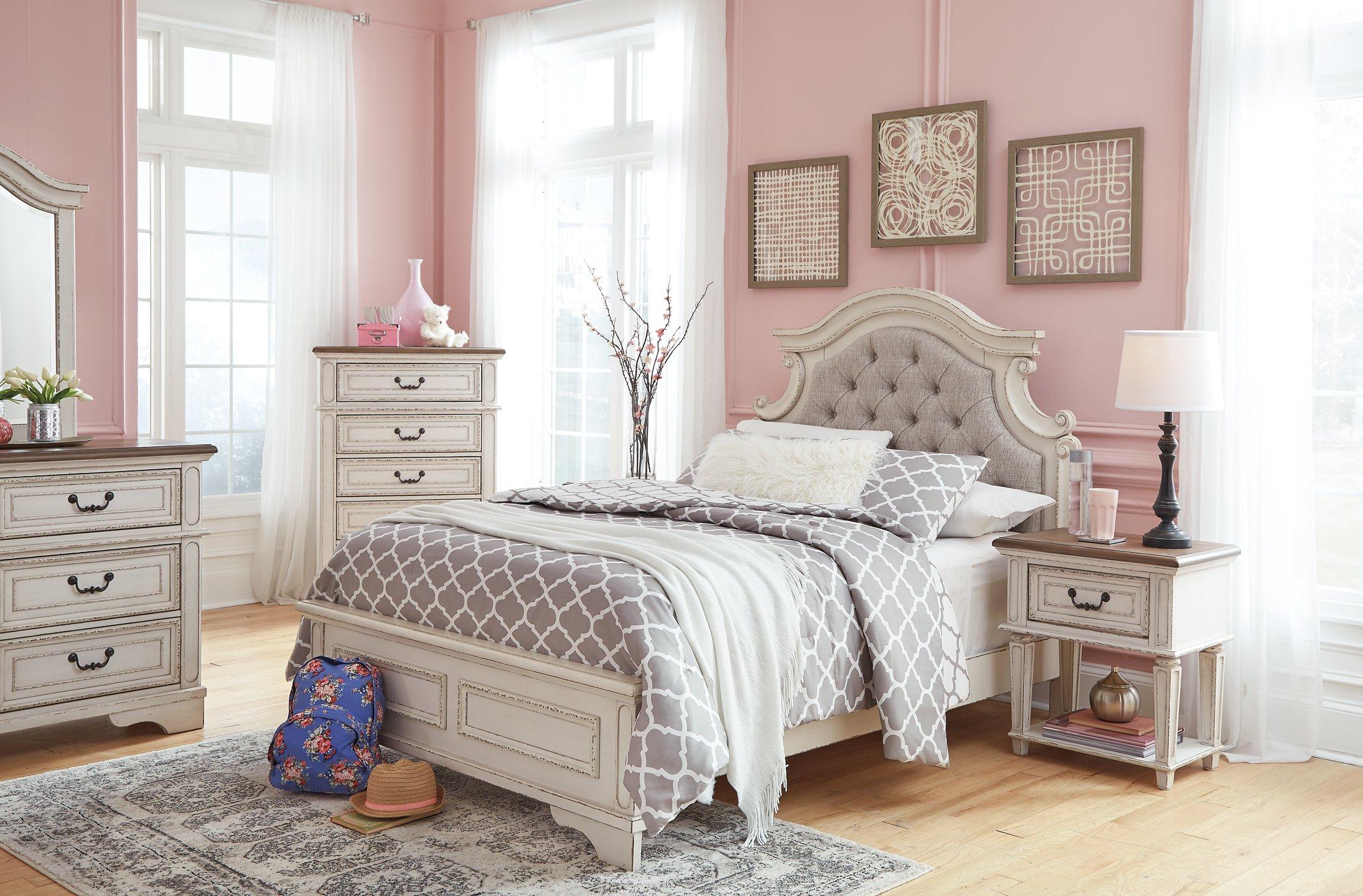 Realyn Bed - Image 35