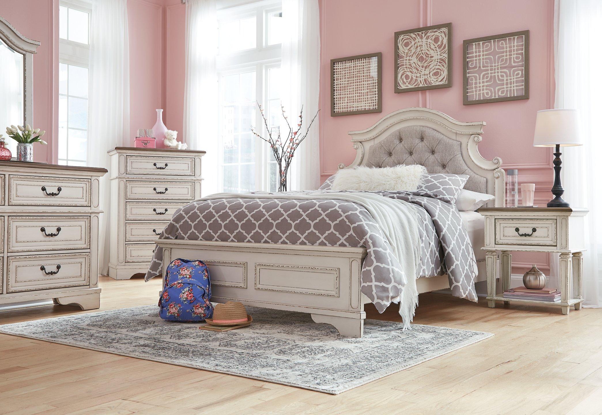 Realyn Bed - Image 36