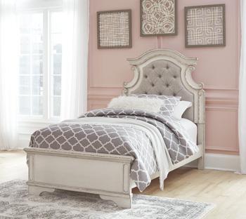 Realyn Bed - Image 37