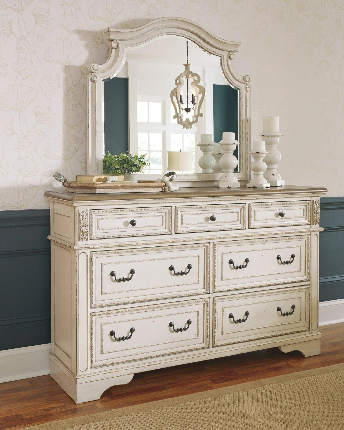 Realyn Dresser and Mirror - Image 2