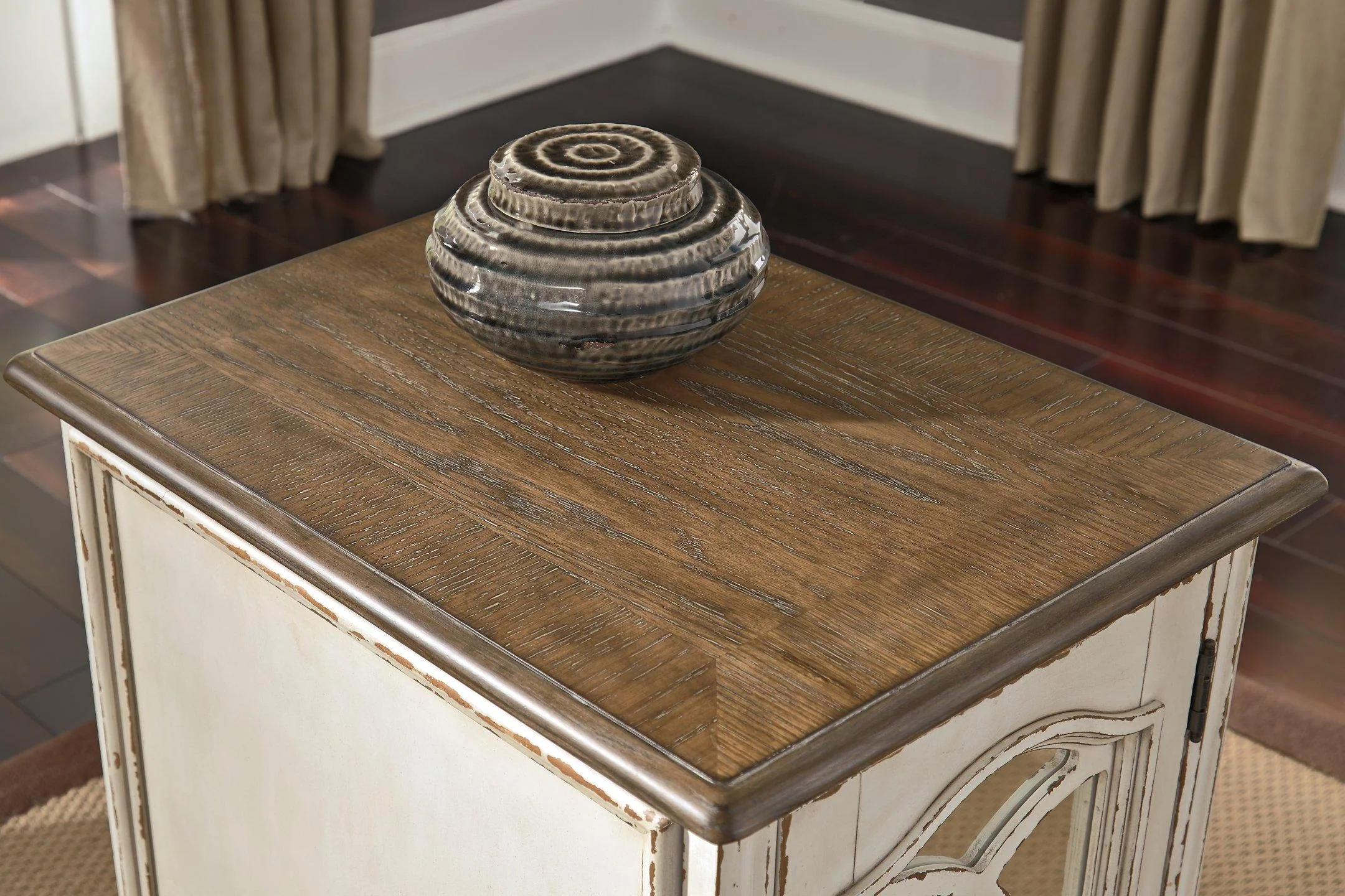 Realyn Table Set - Image 26