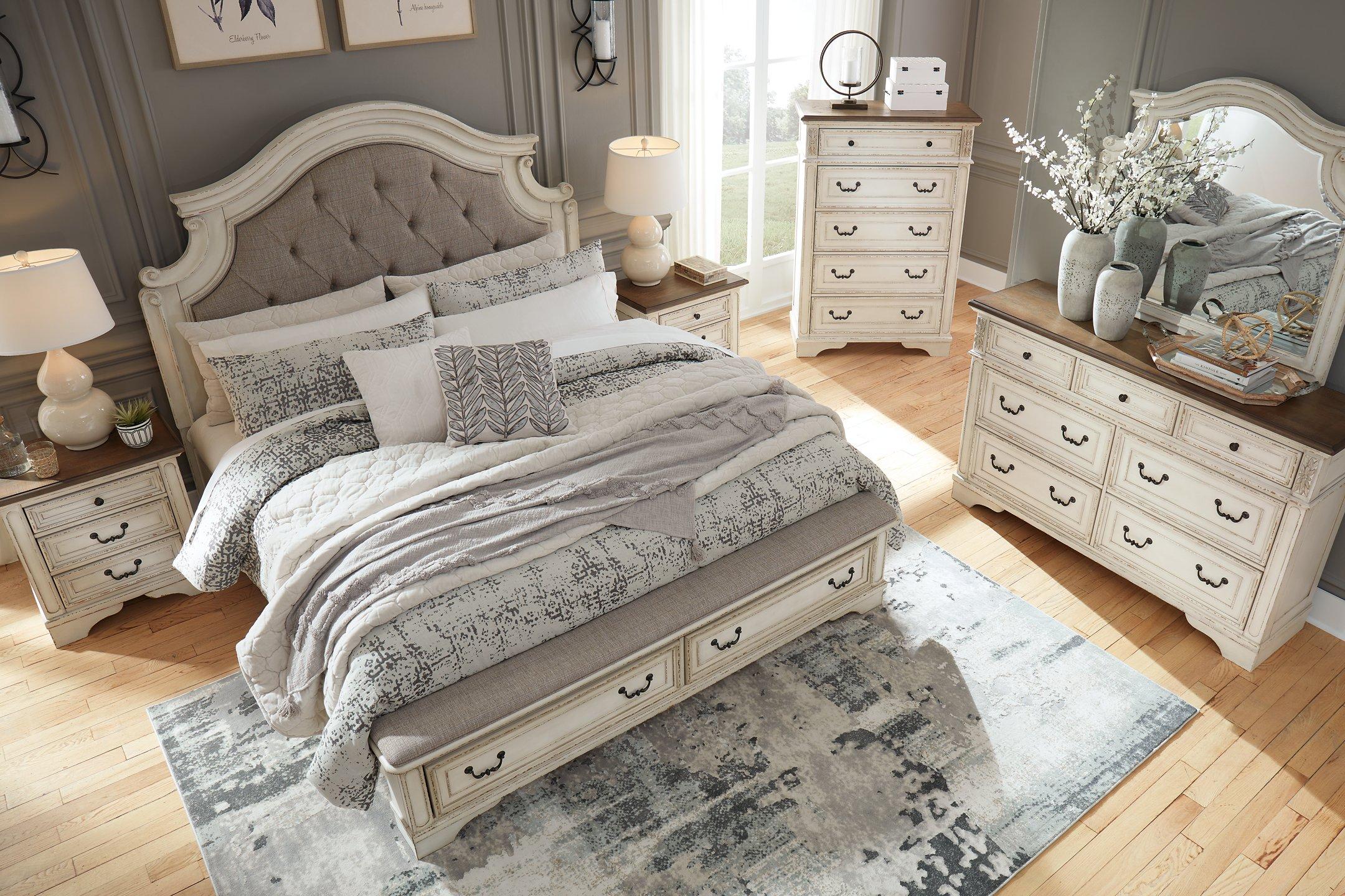 Realyn Upholstered Bed - Image 24