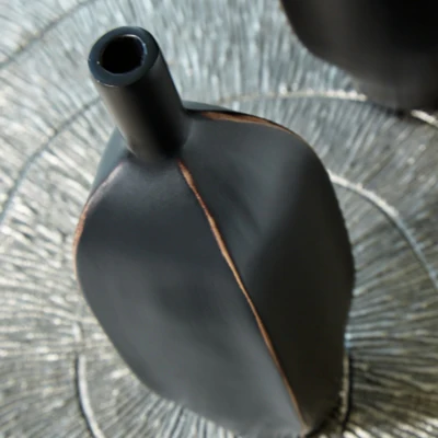 Rhaveney Vase - Image 6