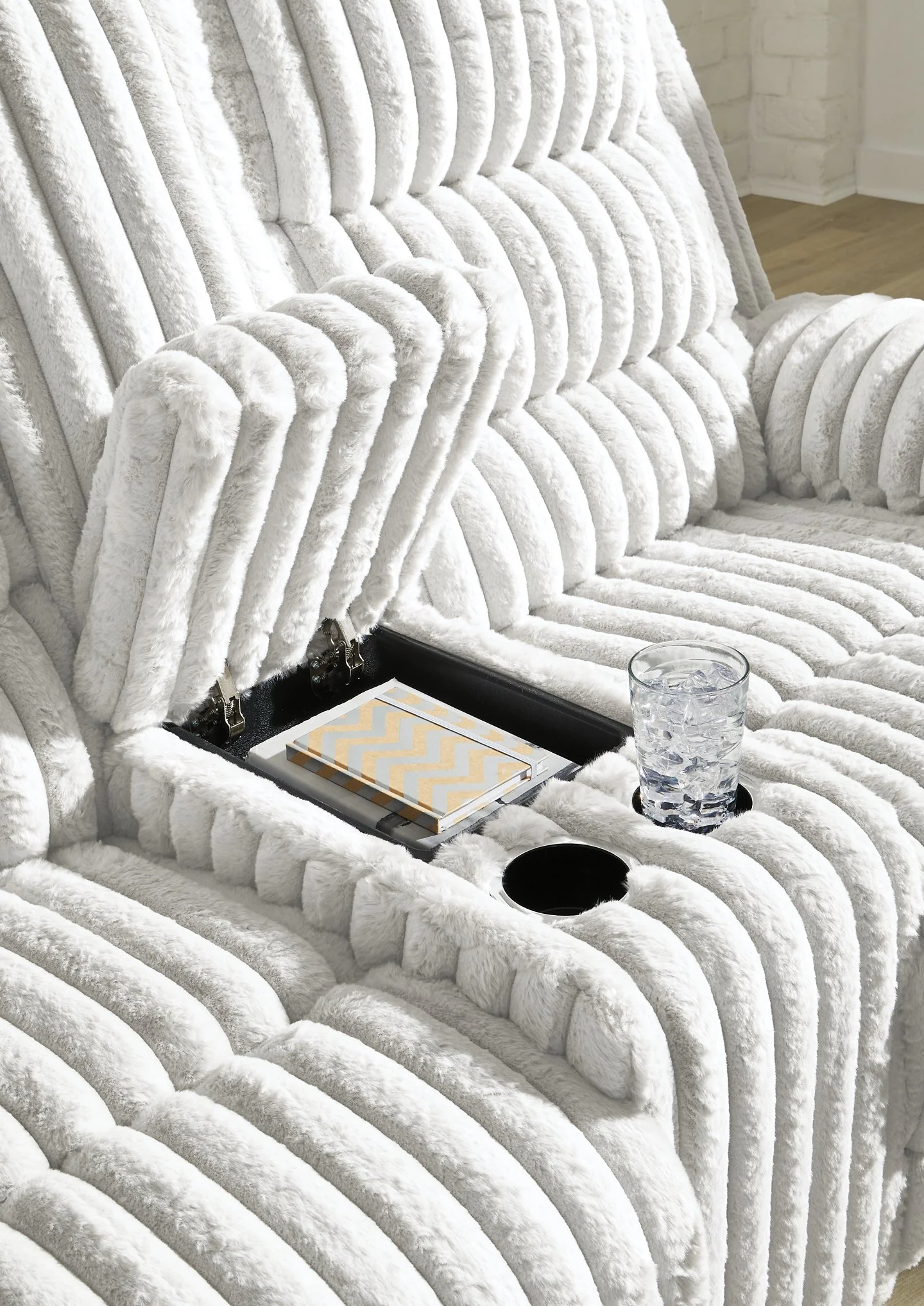 Rhines Falls Power Reclining Loveseat with Console - Image 6