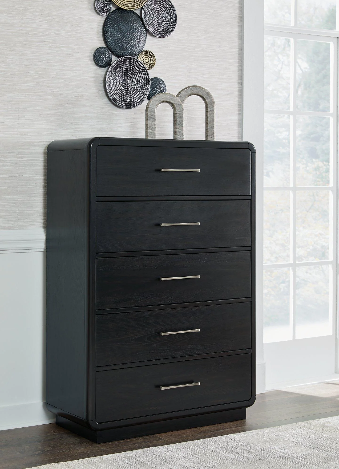 Rowanbeck Chest of Drawers - Image 2