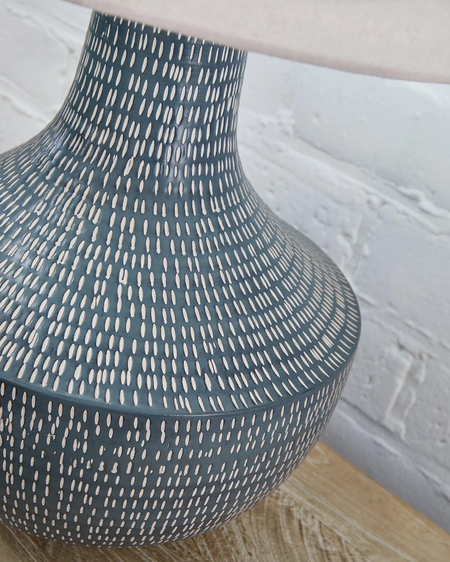 Schylarmont Table Lamp - Image 6