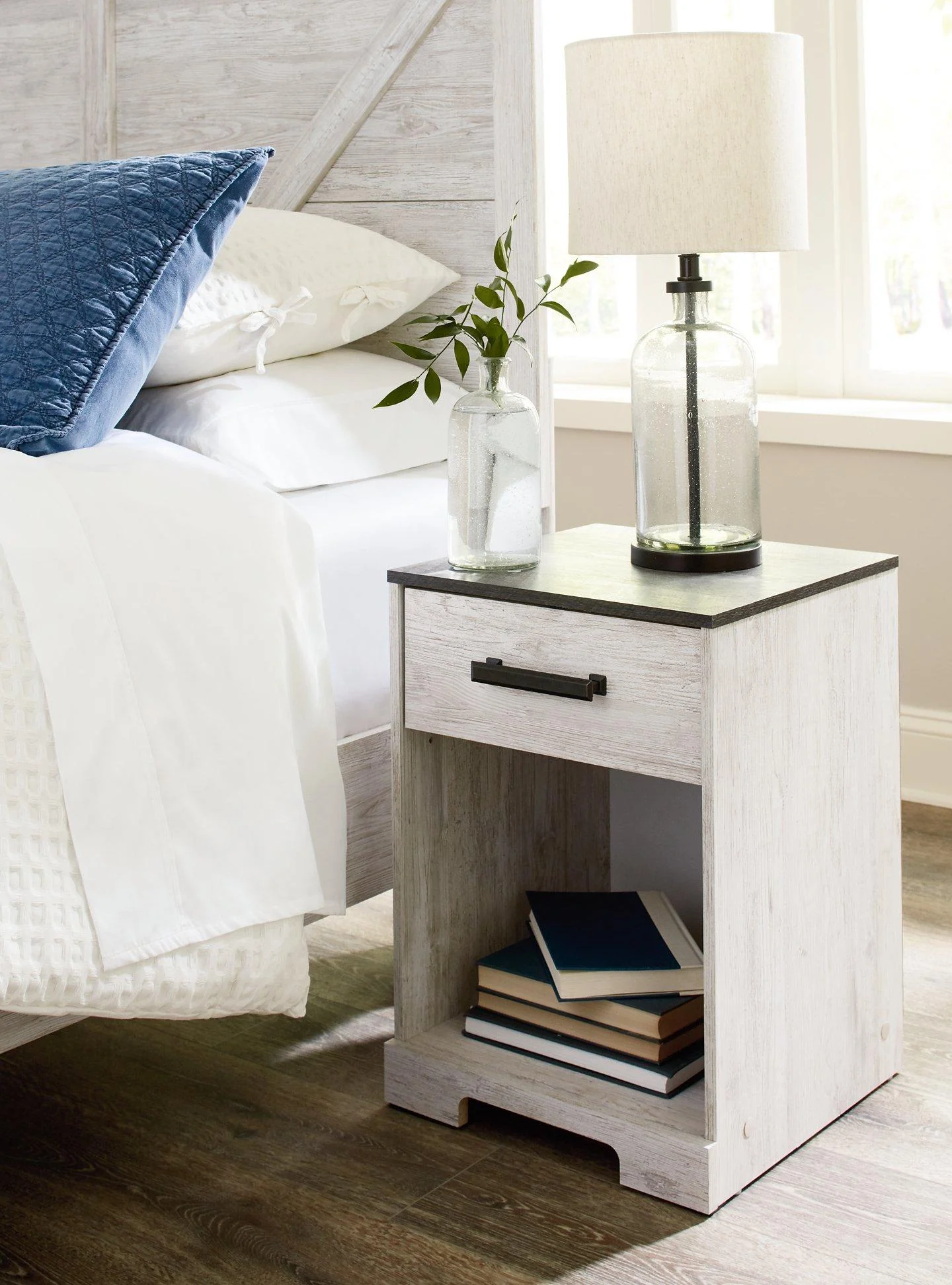 Shawburn Nightstand - Image 2
