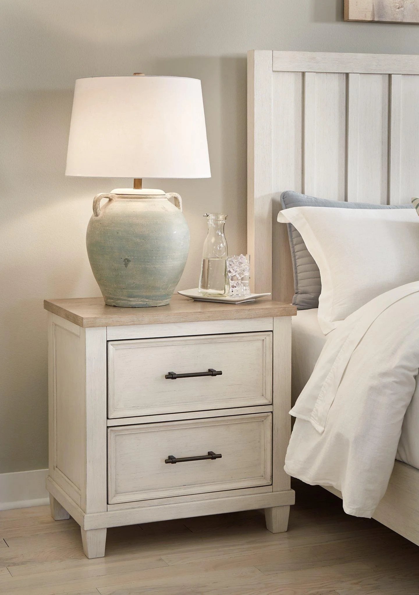 Shaybrock Nightstand - Image 2