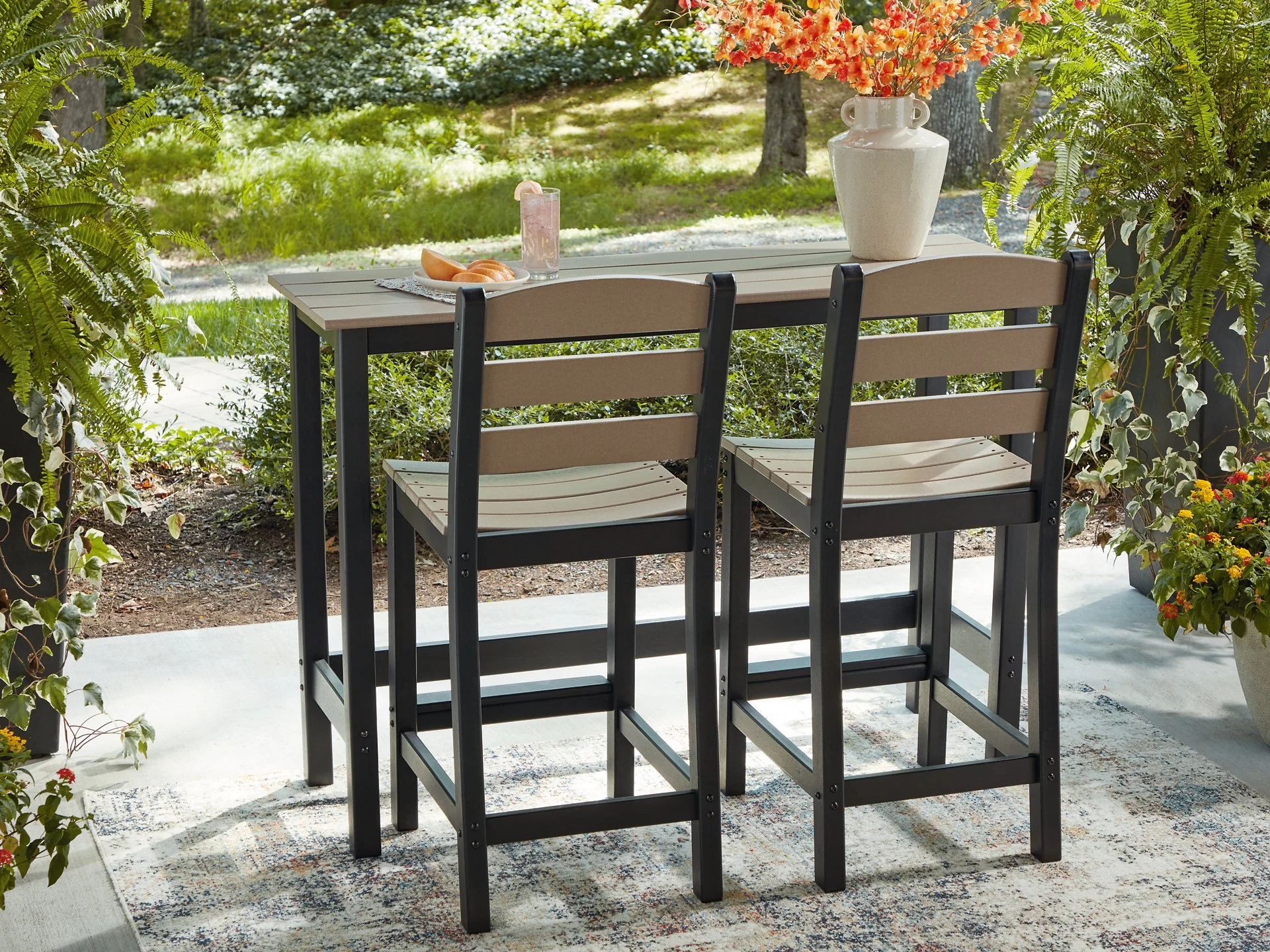 Shoreline Beach Outdoor Counter Table and 2 Barstools - Image 7