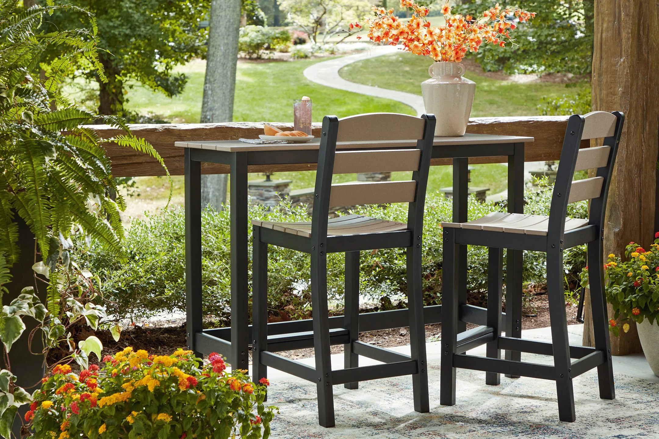 Shoreline Beach Outdoor Counter Table and 2 Barstools - Image 9