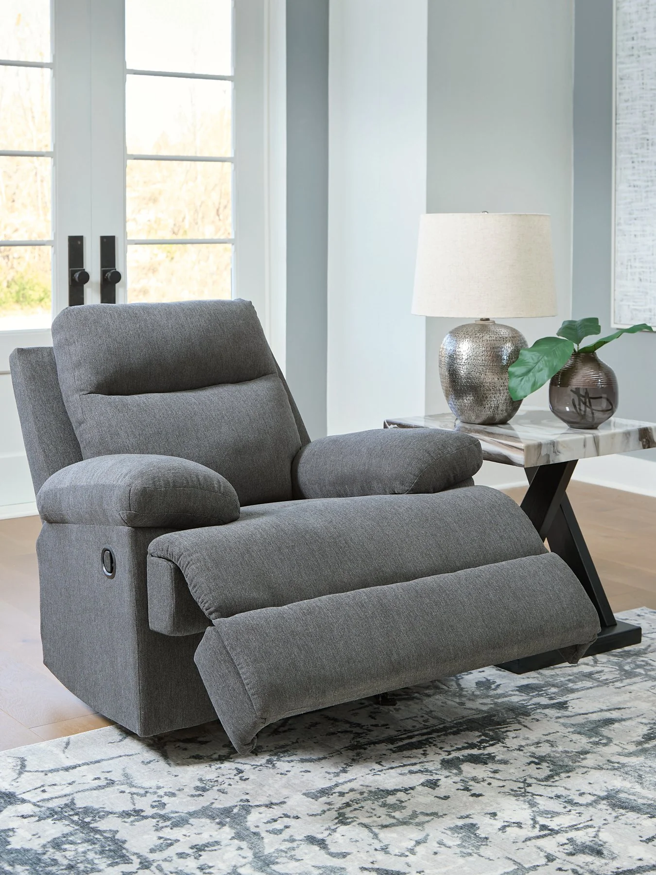 Side-Swipe Recliner - Image 6