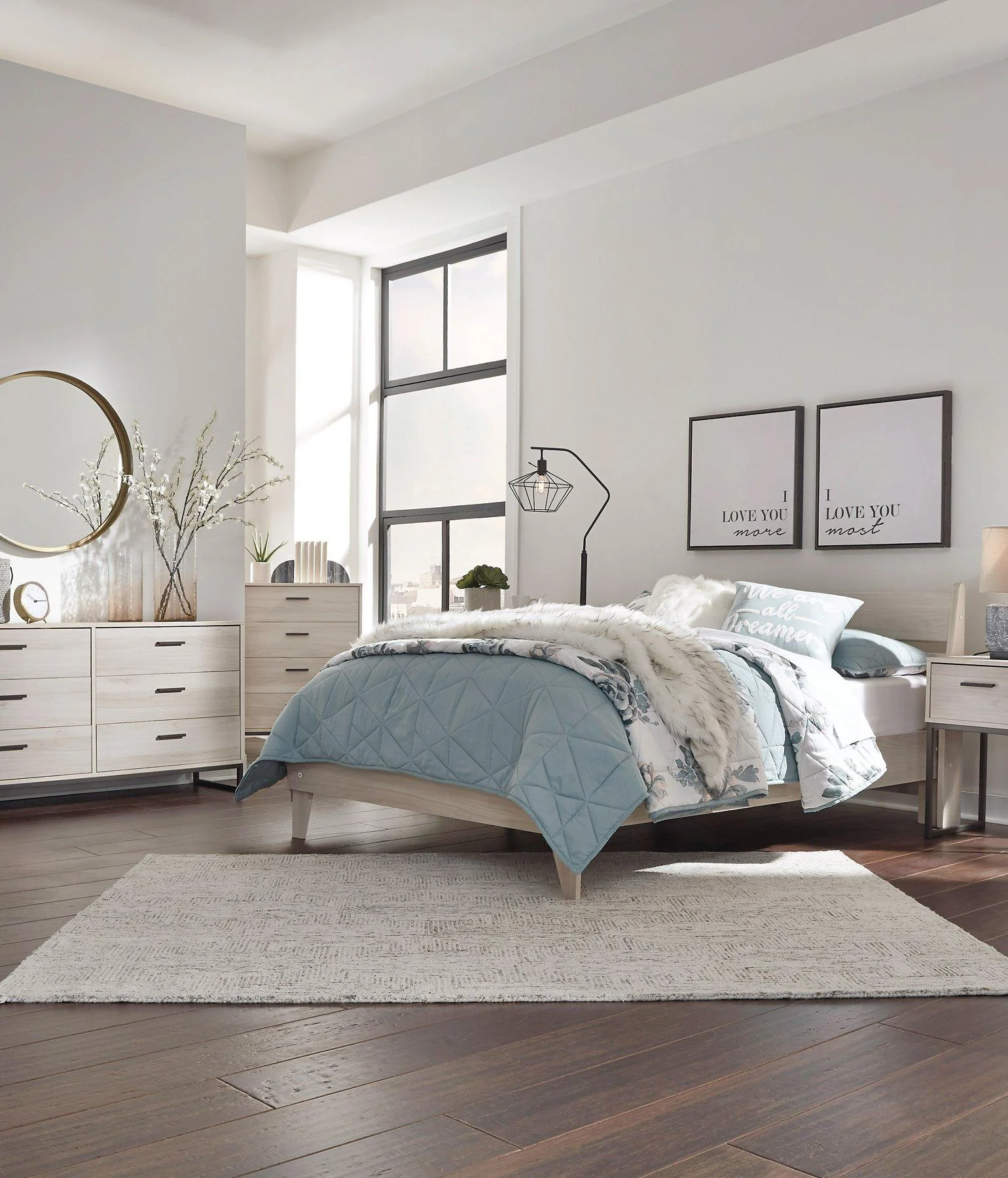 Socalle Panel Bed - Image 39
