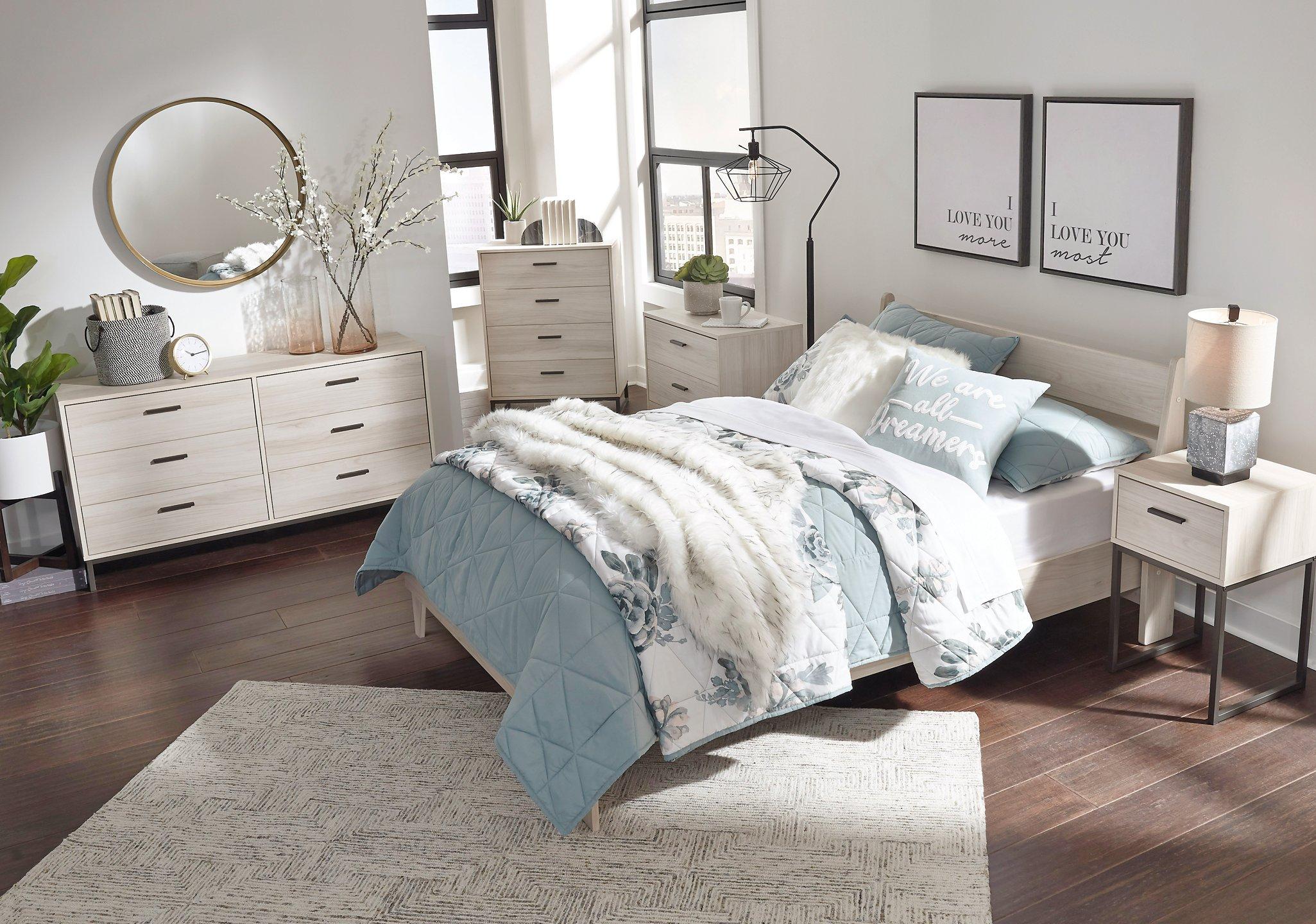 Socalle Panel Bed - Image 40