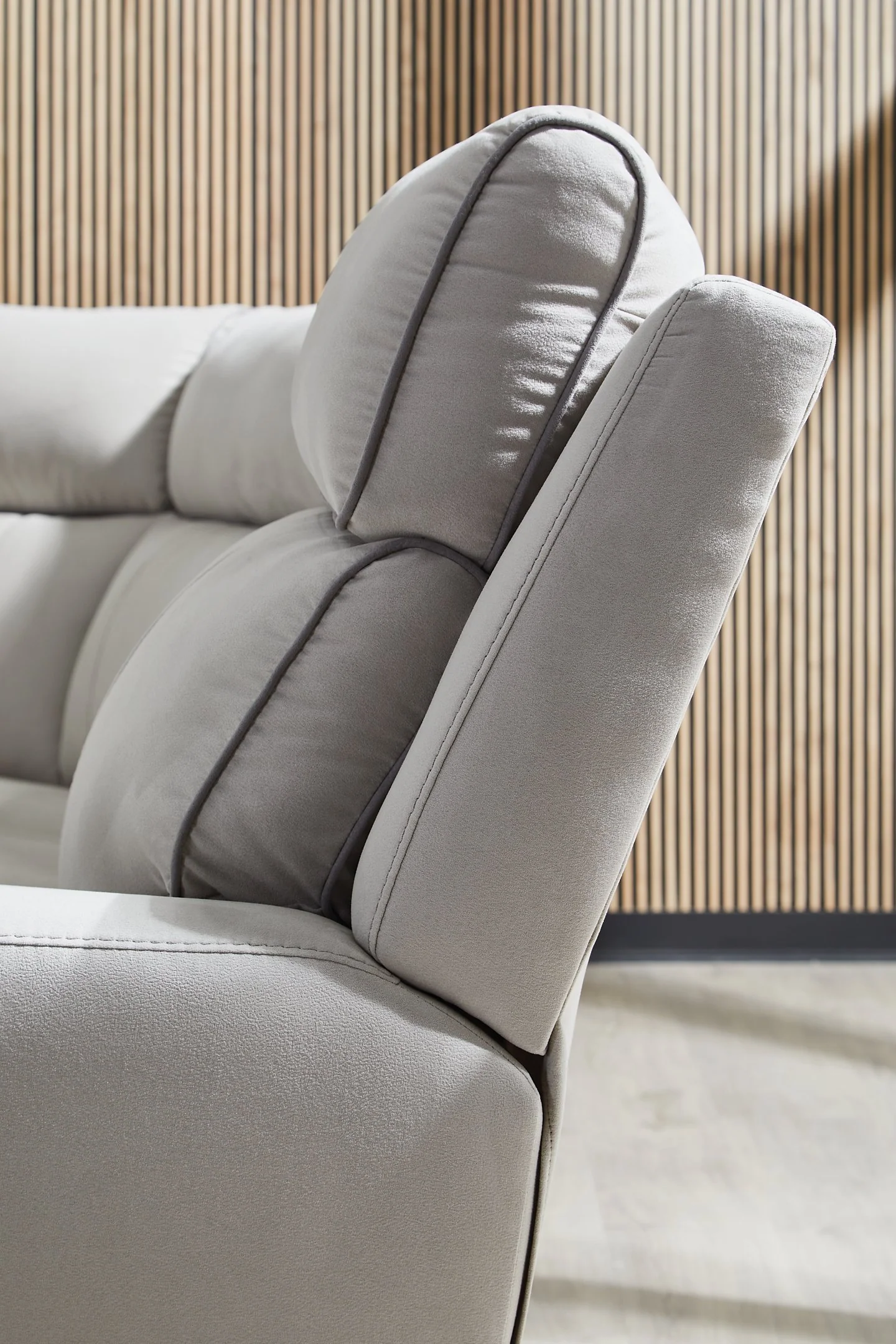 Social Pointe Power Reclining Sectional - Image 14