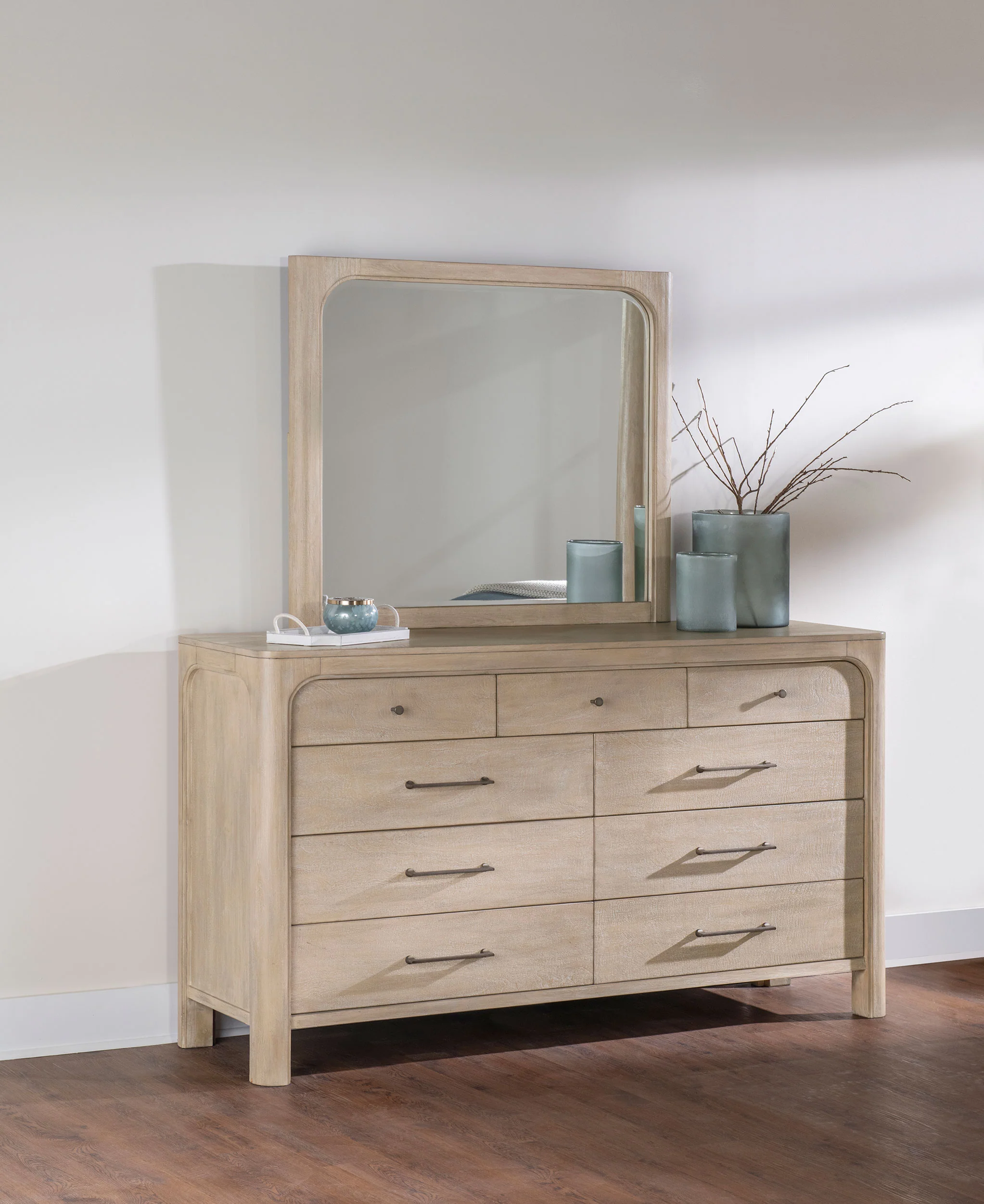 Solano Dresser with Mirror - Image 2