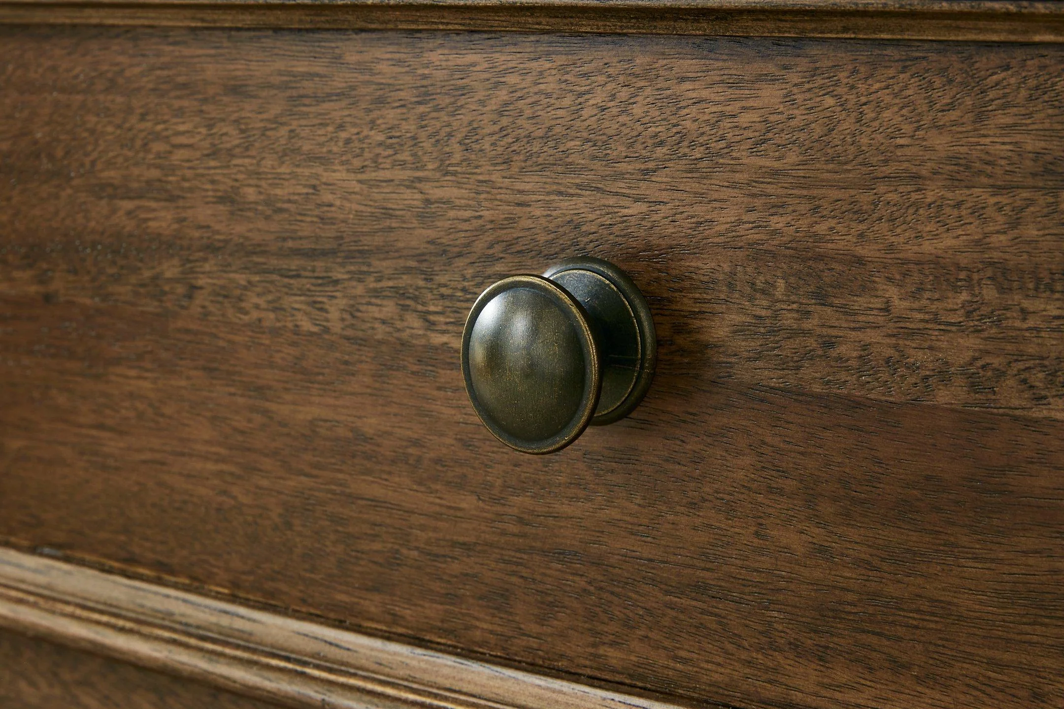 Sturlayne Dresser and Mirror - Image 9