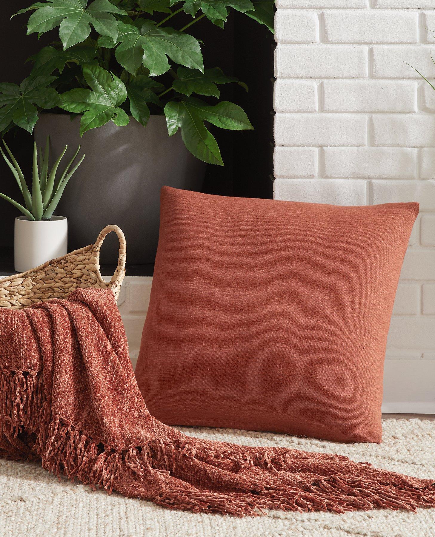 Thaneville Pillow - Image 7